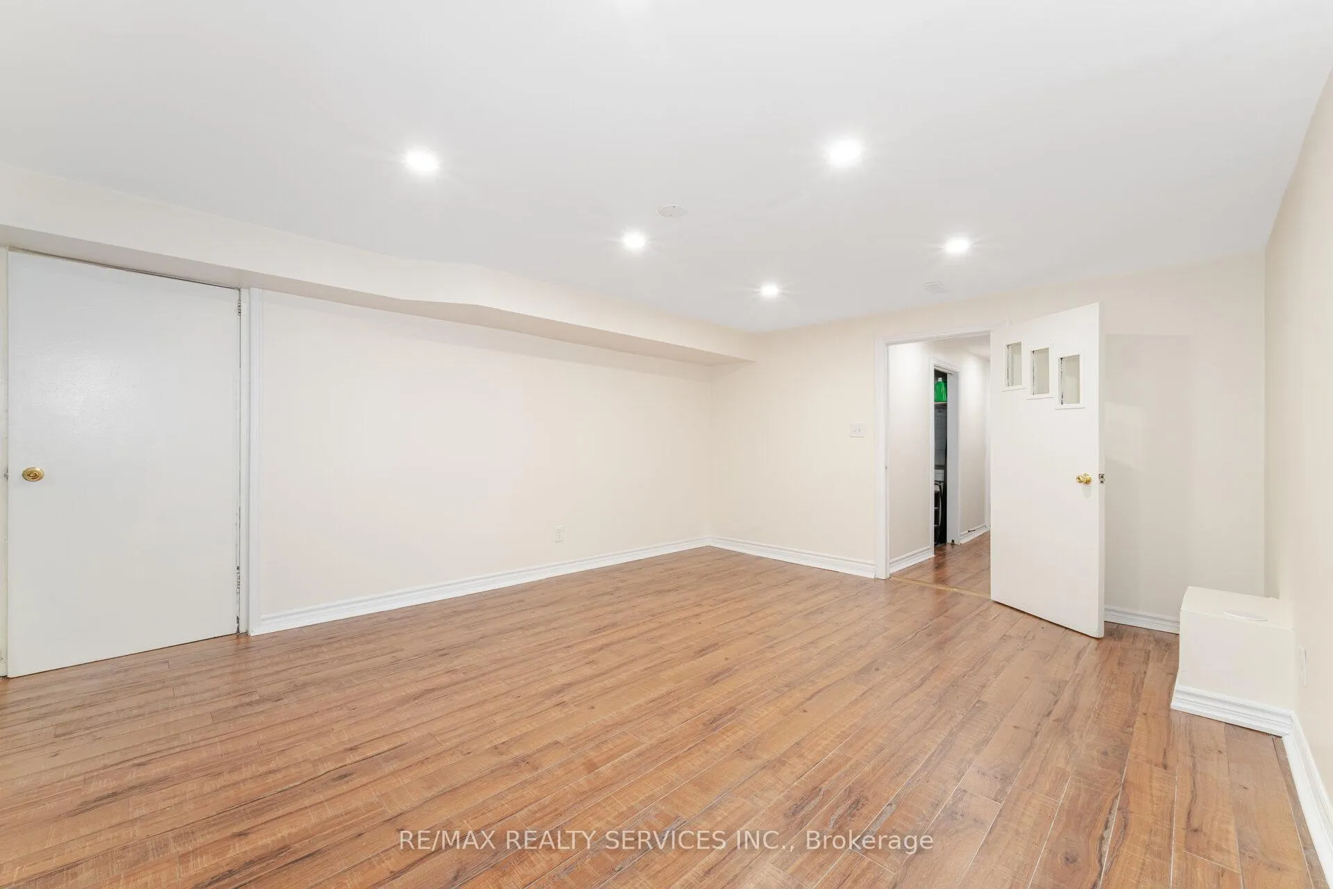 Photo 32 of 139 Rutherford Road N, Brampton, Madoc — HOMEH