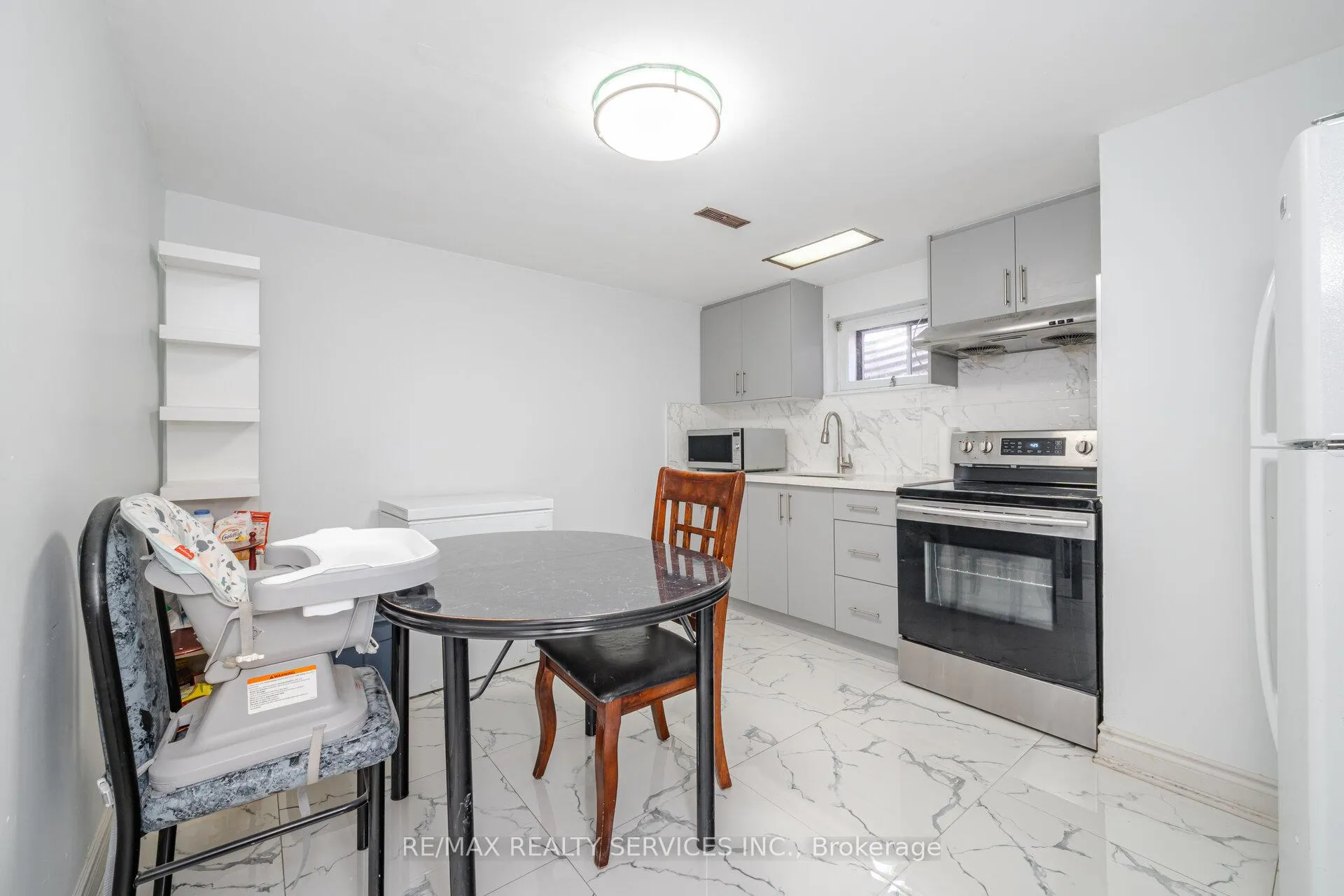 Photo 34 of 139 Rutherford Road N, Brampton, Madoc — HOMEH