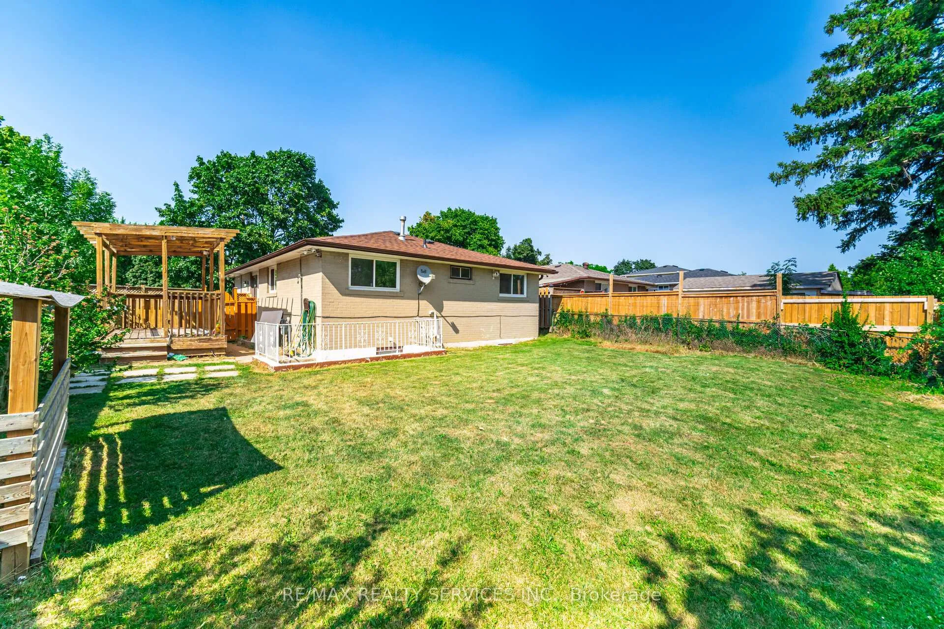 Photo 46 of 139 Rutherford Road N, Brampton, Madoc — HOMEH