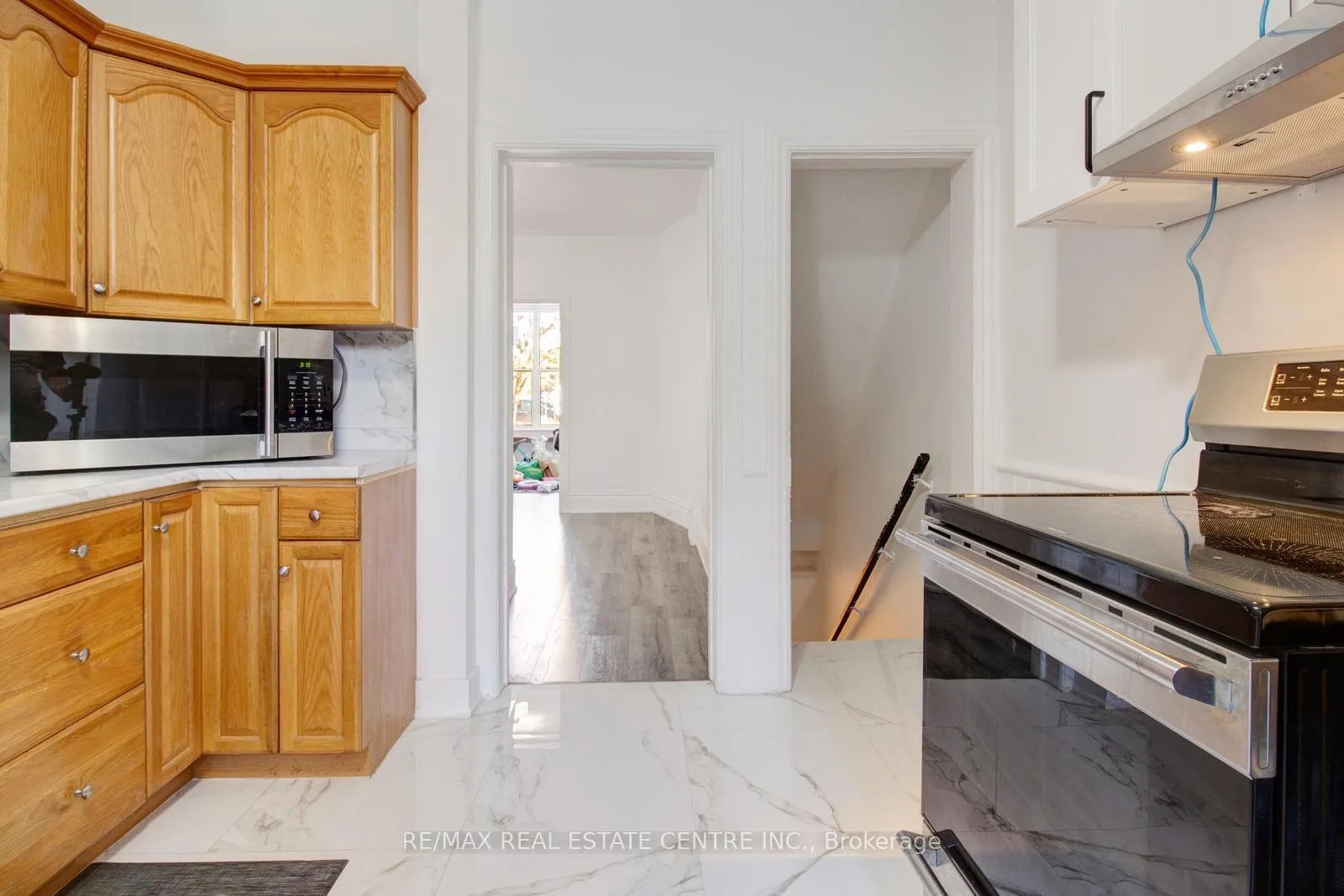 Photo 15 of 49 Wentworth #Main Street, Hamilton, Gibson — HOMEH