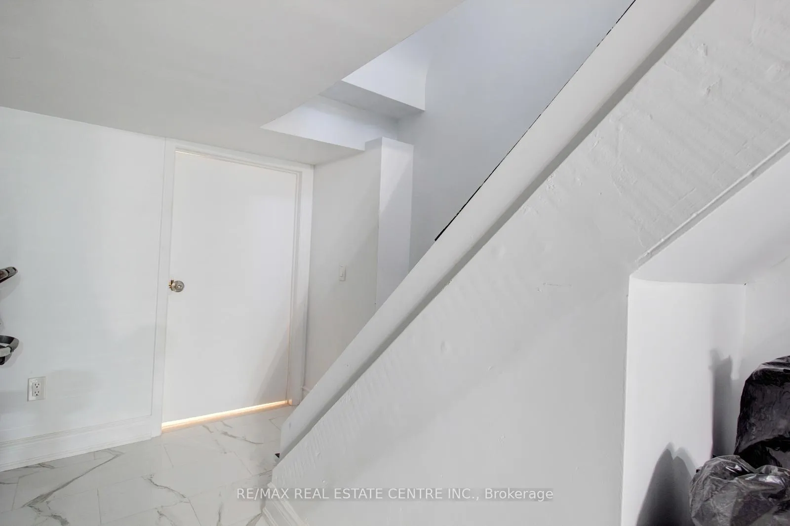 Photo 20 of 49 Wentworth #Main Street, Hamilton, Gibson — HOMEH