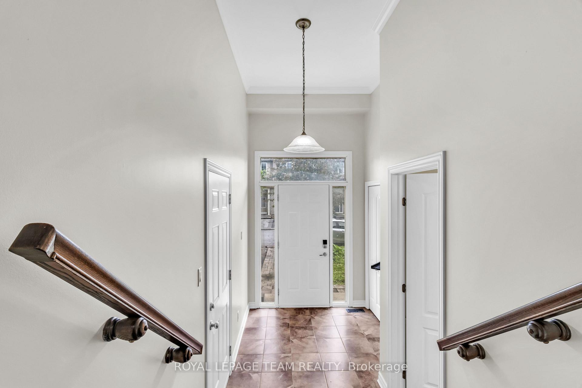 Photo 3 of 275 Broxburn Crescent, Ottawa, Barrhaven - Heritage Park — HOMEH