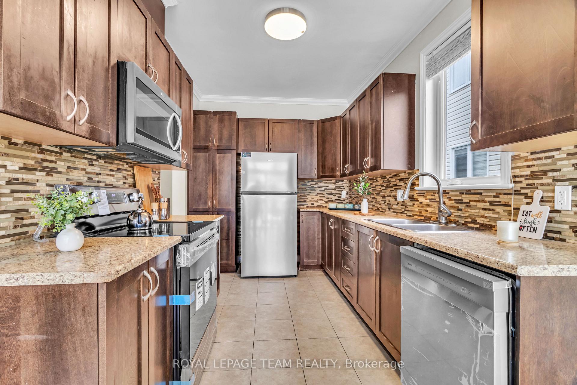 Photo 12 of 275 Broxburn Crescent, Ottawa, Barrhaven - Heritage Park — HOMEH