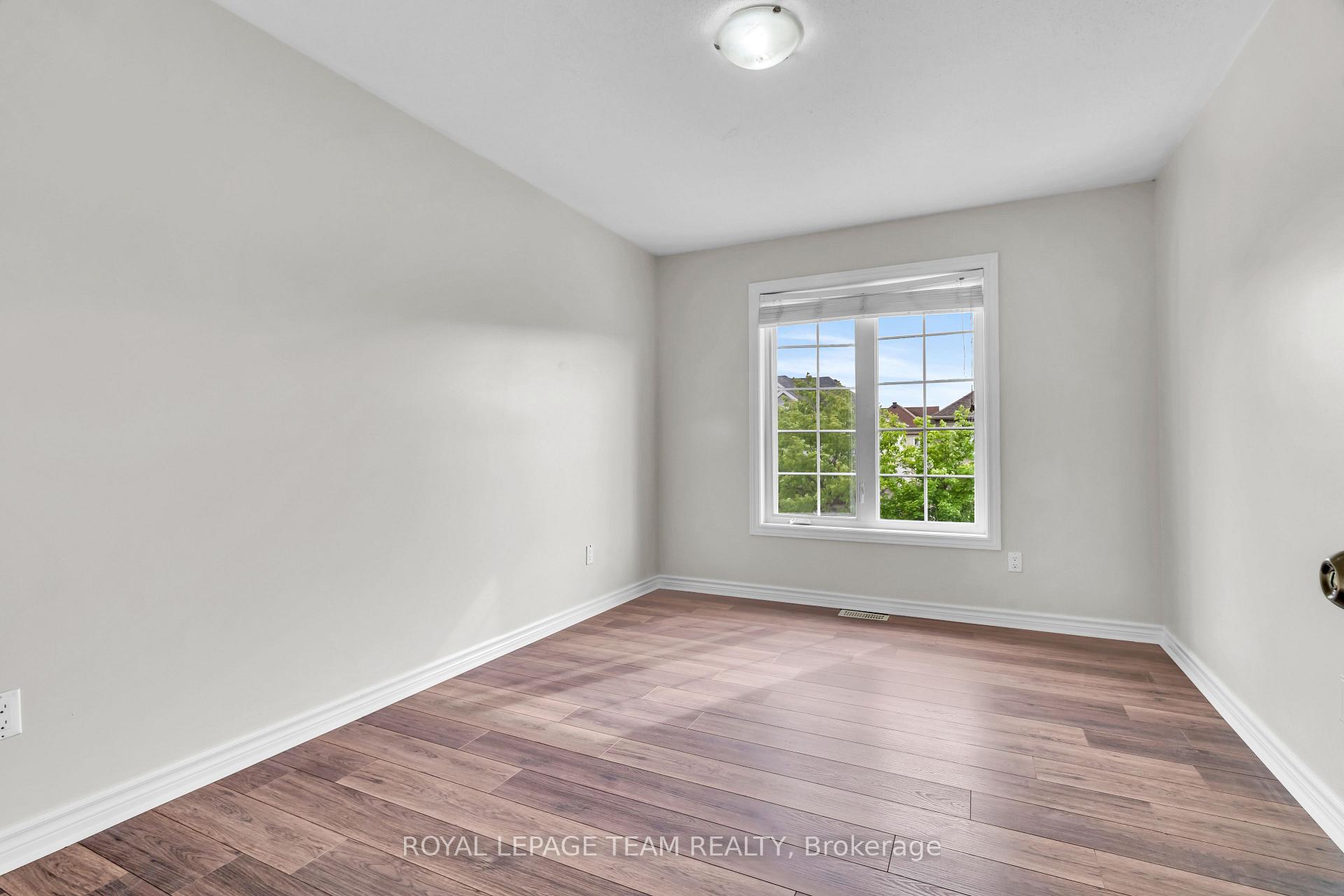 Photo 21 of 275 Broxburn Crescent, Ottawa, Barrhaven - Heritage Park — HOMEH