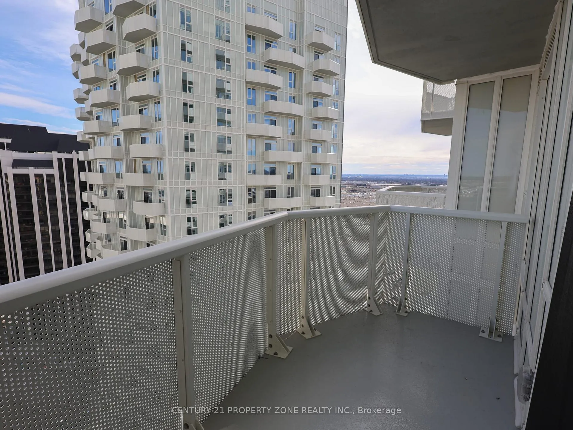 Photo 9 of Unit 2130, 498 Caldari Road, Vaughan, Concord — HOMEH