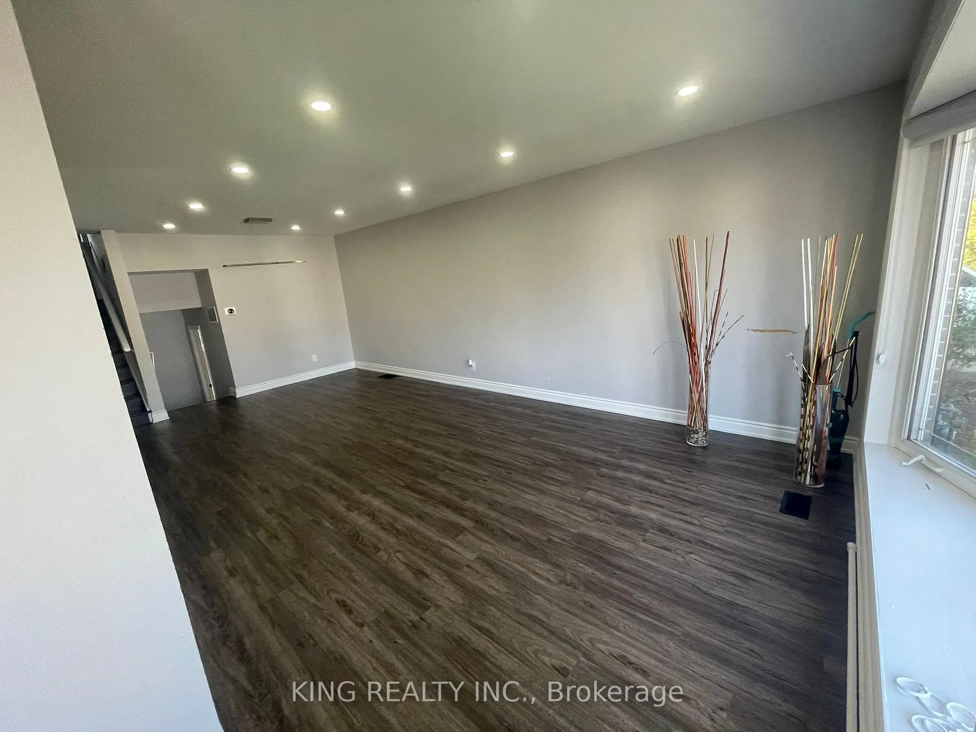 Photo 5 of 87 Aloma Crescent, Brampton, Avondale — HOMEH