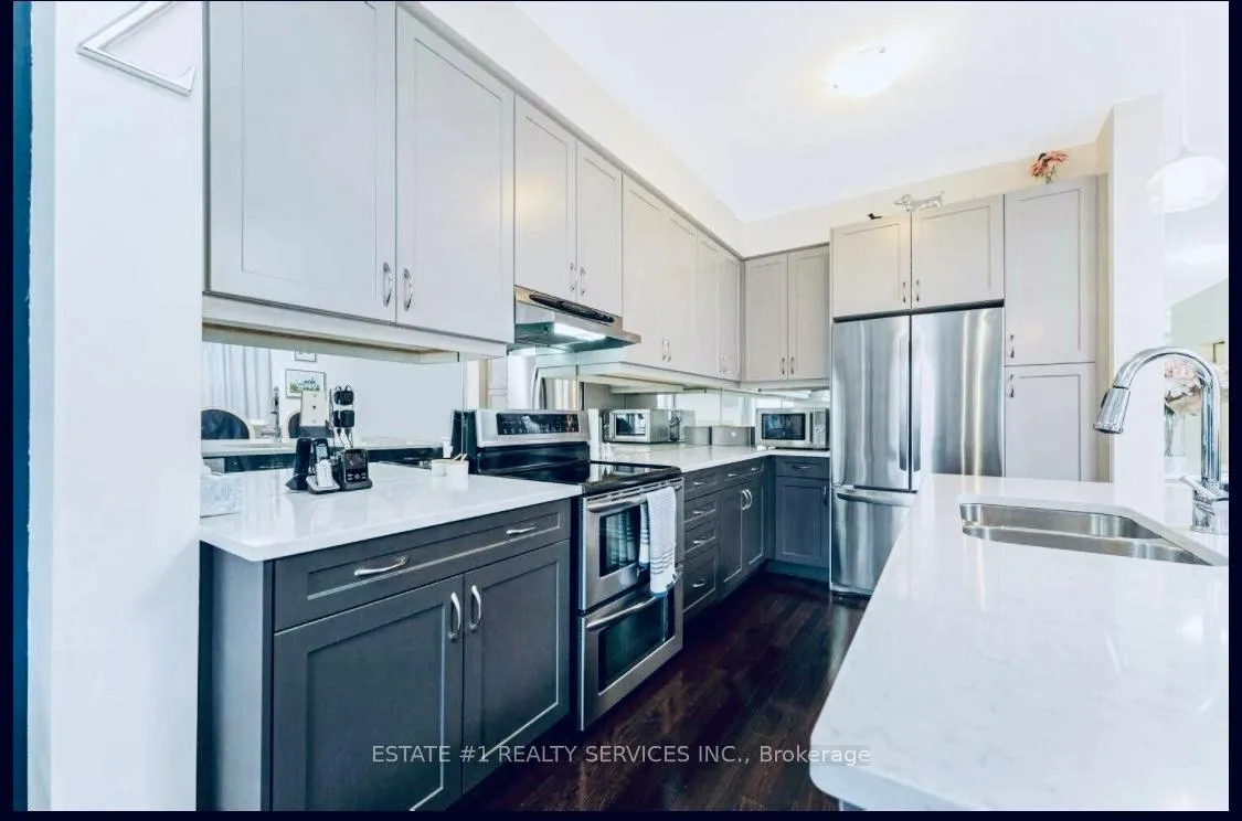Photo 5 of 59 Dunley Crescent, Brampton, Credit Valley — HOMEH