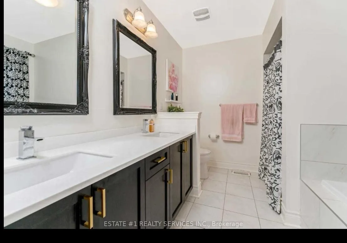 Photo 6 of 59 Dunley Crescent, Brampton, Credit Valley — HOMEH