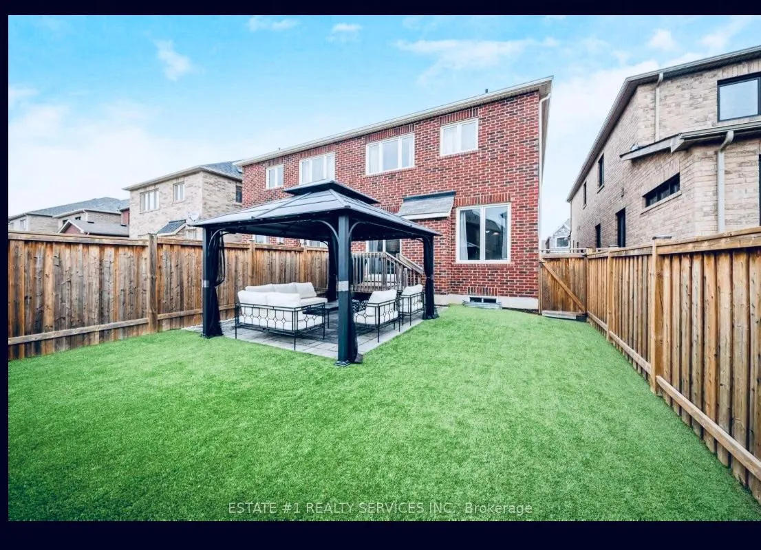 Photo 9 of 59 Dunley Crescent, Brampton, Credit Valley — HOMEH