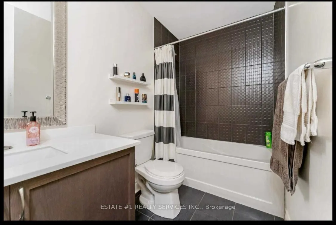 Photo 13 of 59 Dunley Crescent, Brampton, Credit Valley — HOMEH