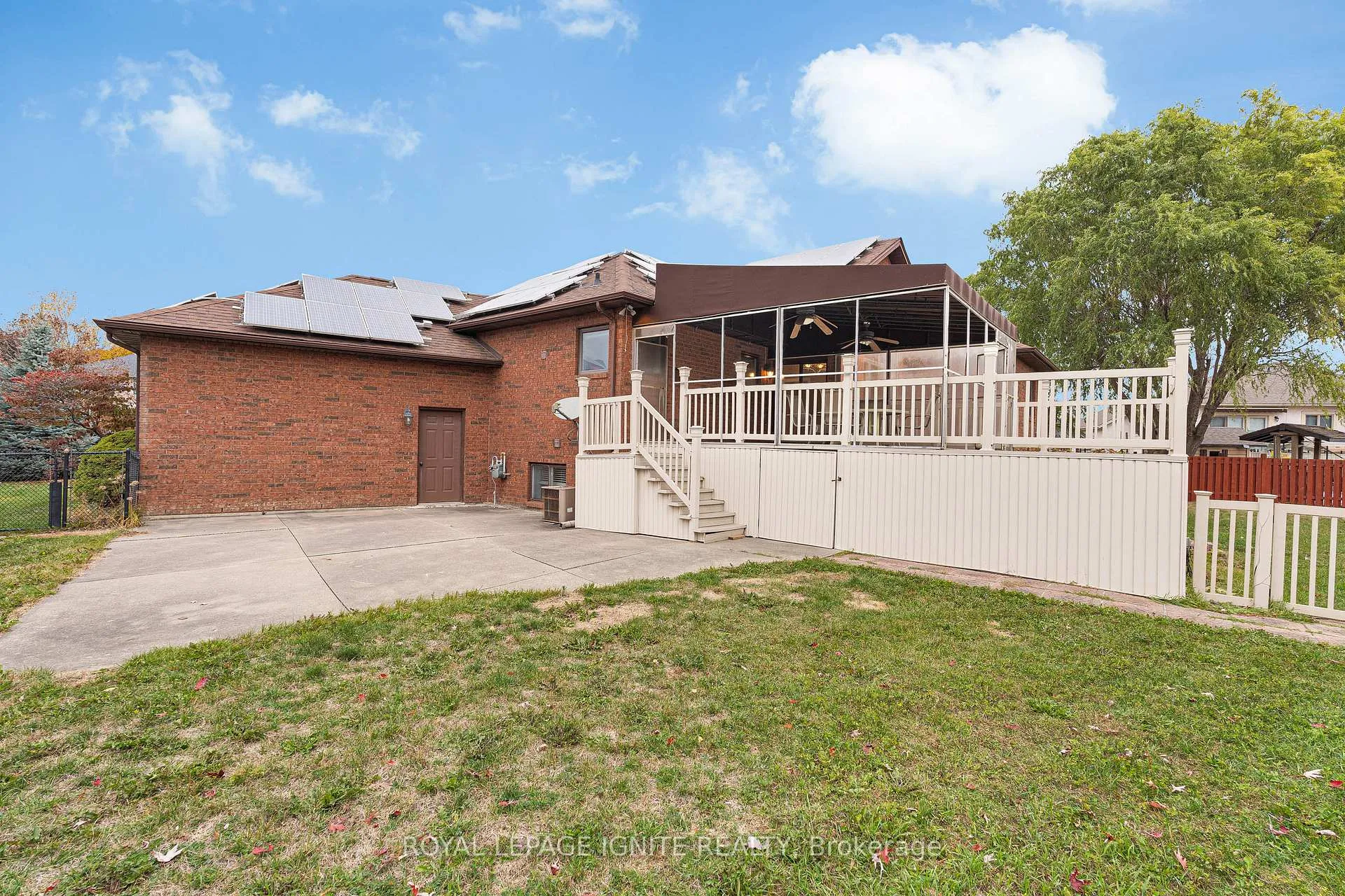 Photo 7 of 9617 Manitou Crescent, Windsor — HOMEH