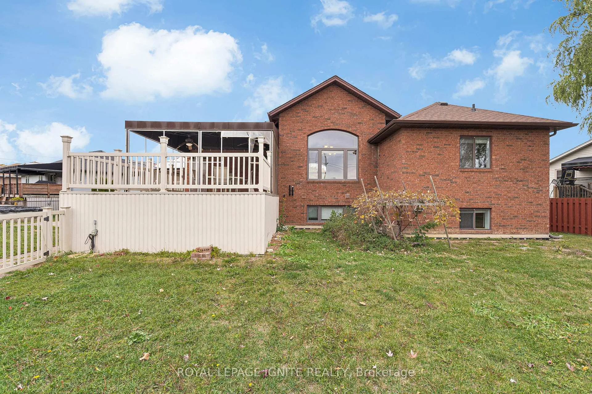 Photo 8 of 9617 Manitou Crescent, Windsor — HOMEH
