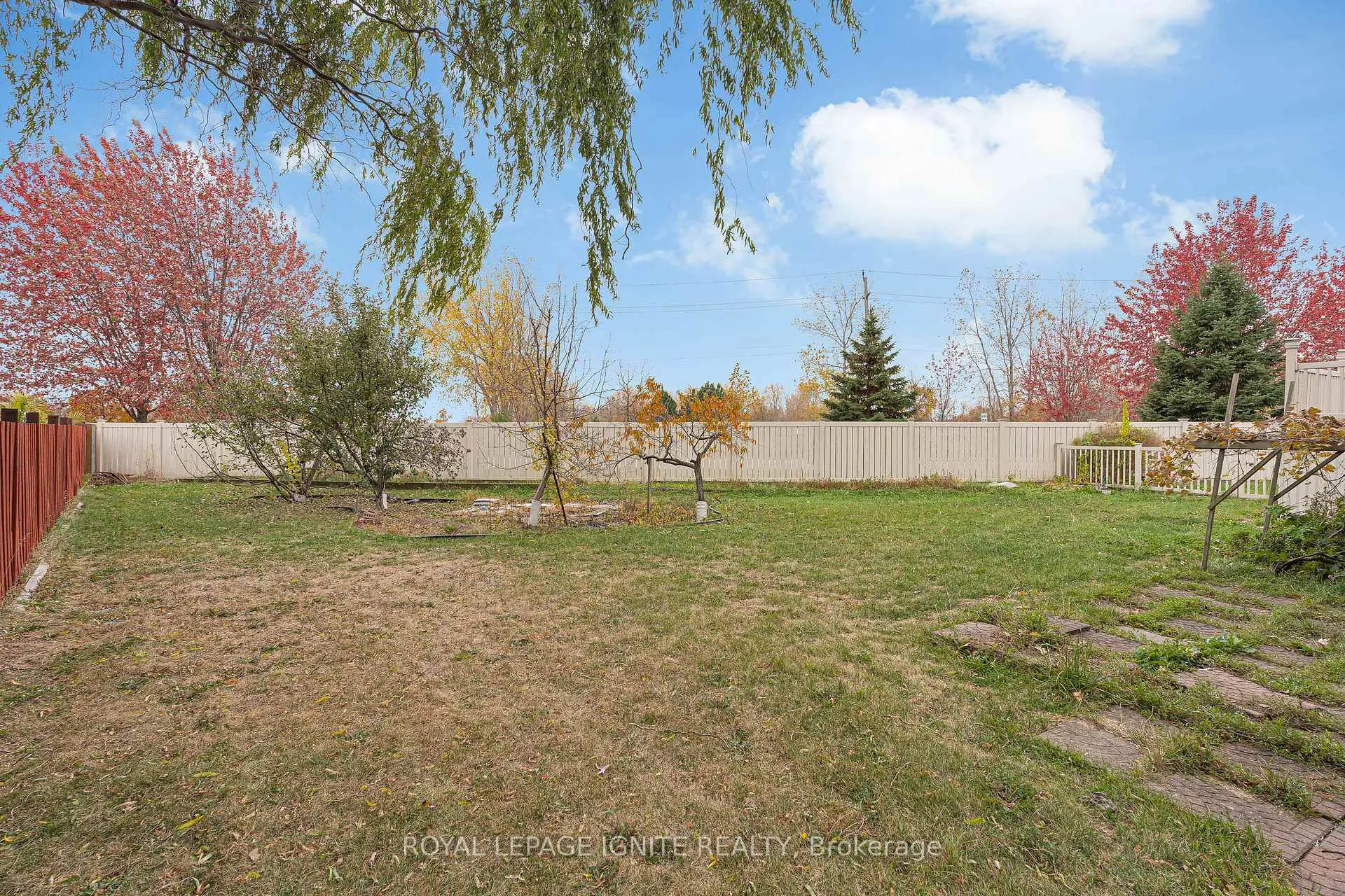 Photo 9 of 9617 Manitou Crescent, Windsor — HOMEH