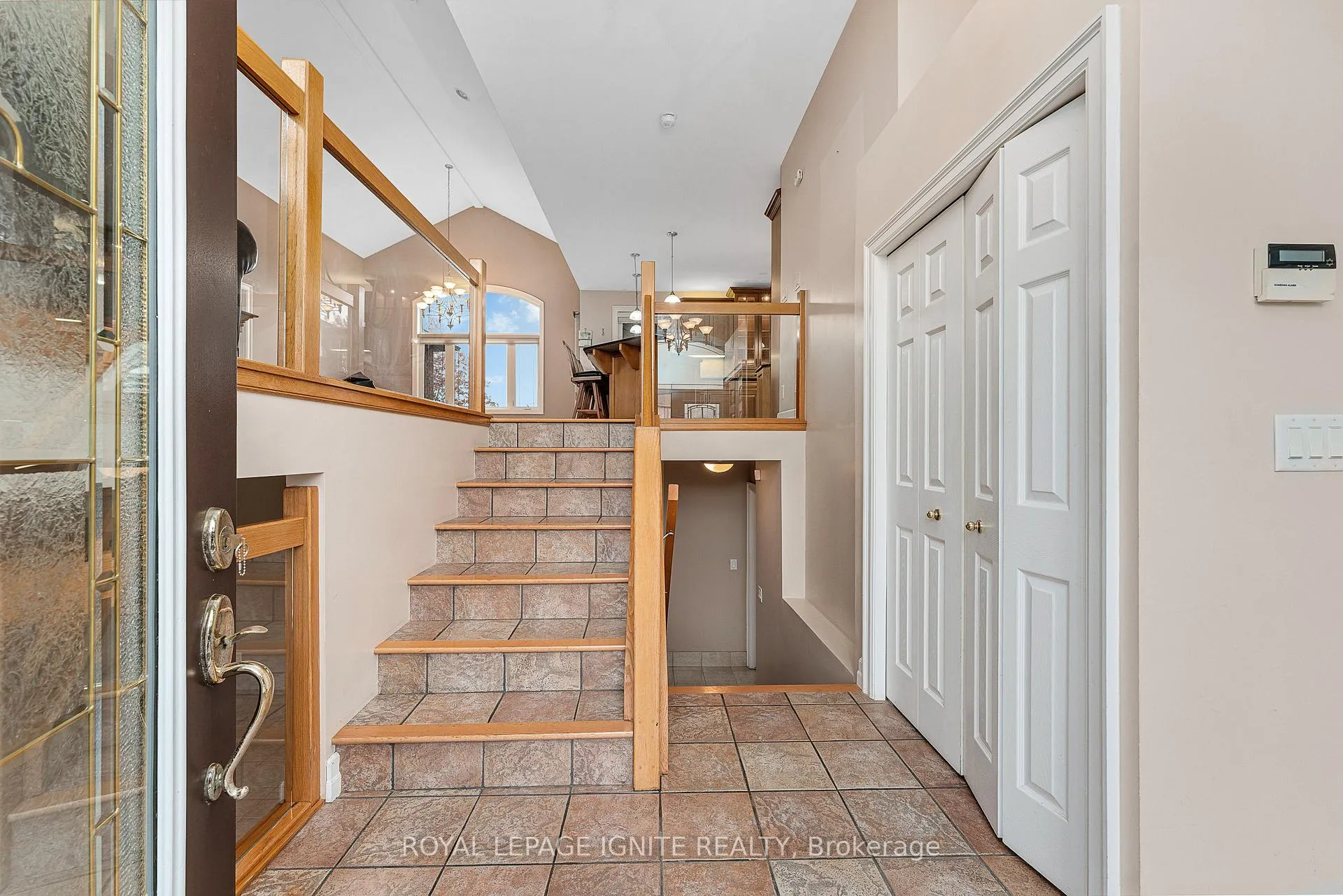 Photo 13 of 9617 Manitou Crescent, Windsor — HOMEH