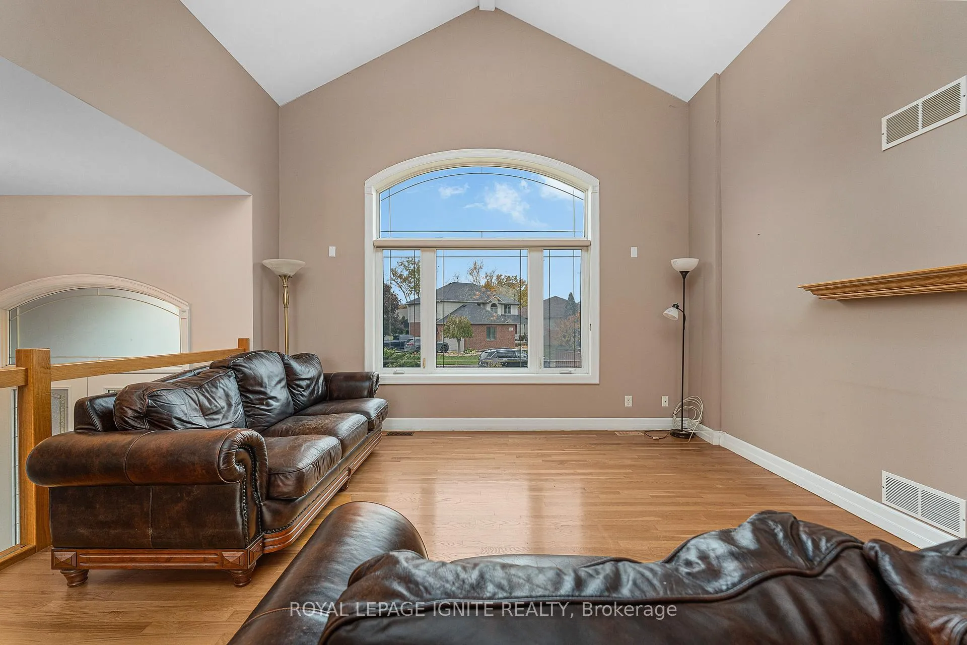 Photo 16 of 9617 Manitou Crescent, Windsor — HOMEH