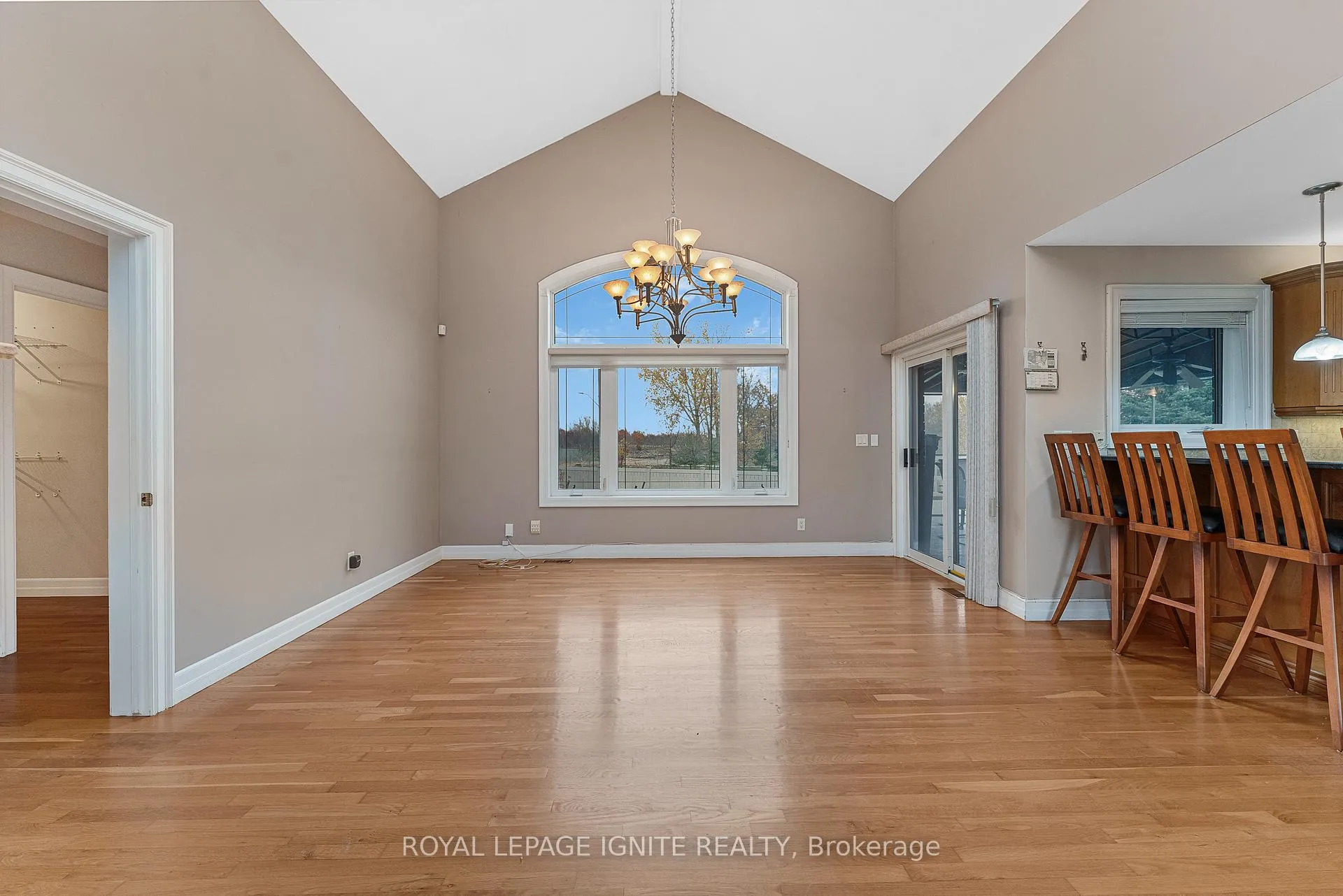 Photo 20 of 9617 Manitou Crescent, Windsor — HOMEH