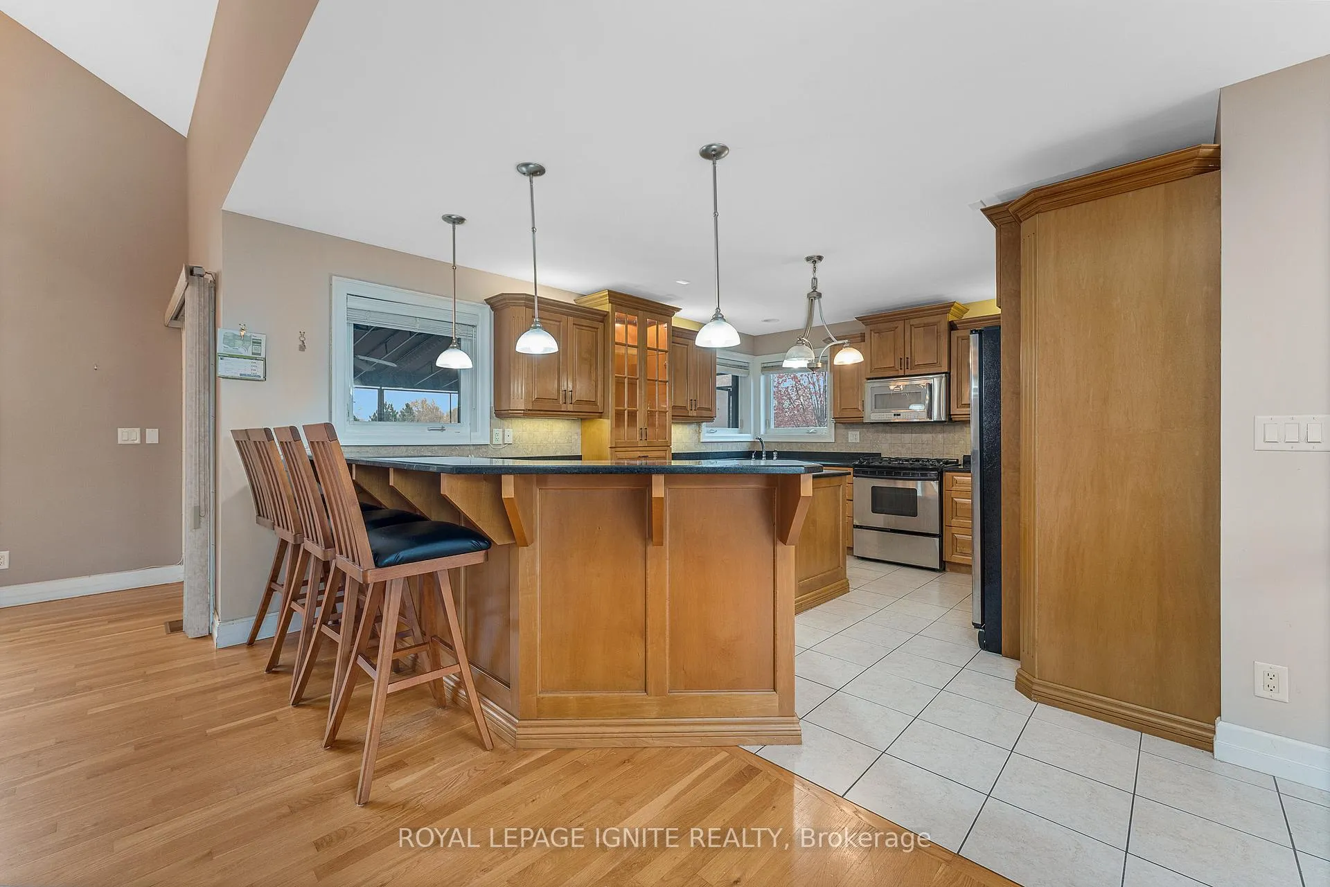 Photo 23 of 9617 Manitou Crescent, Windsor — HOMEH