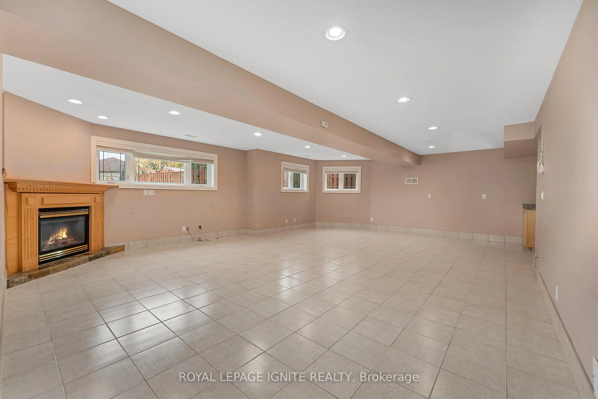 Photo 35 of 9617 Manitou Crescent, Windsor — HOMEH