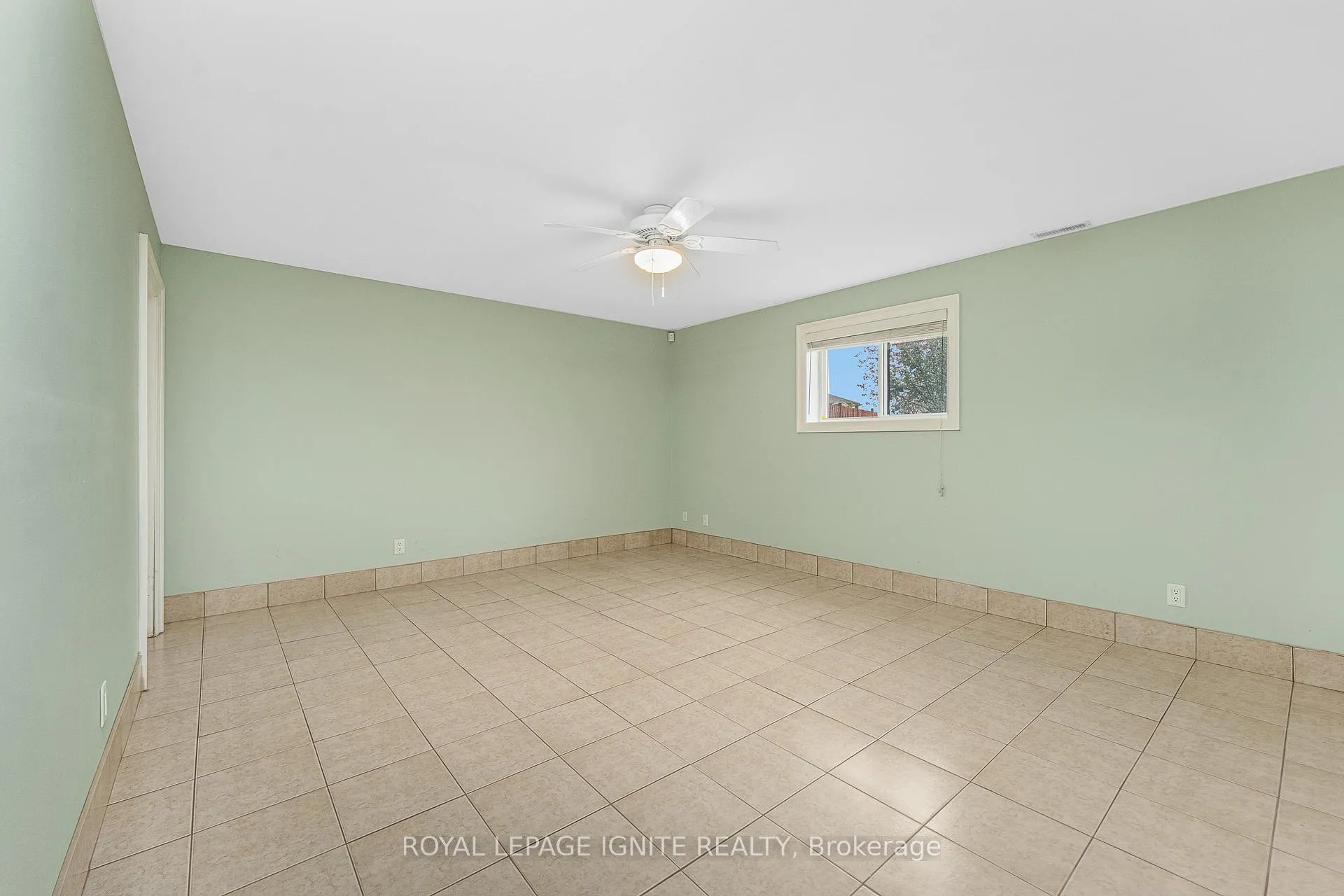 Photo 39 of 9617 Manitou Crescent, Windsor — HOMEH