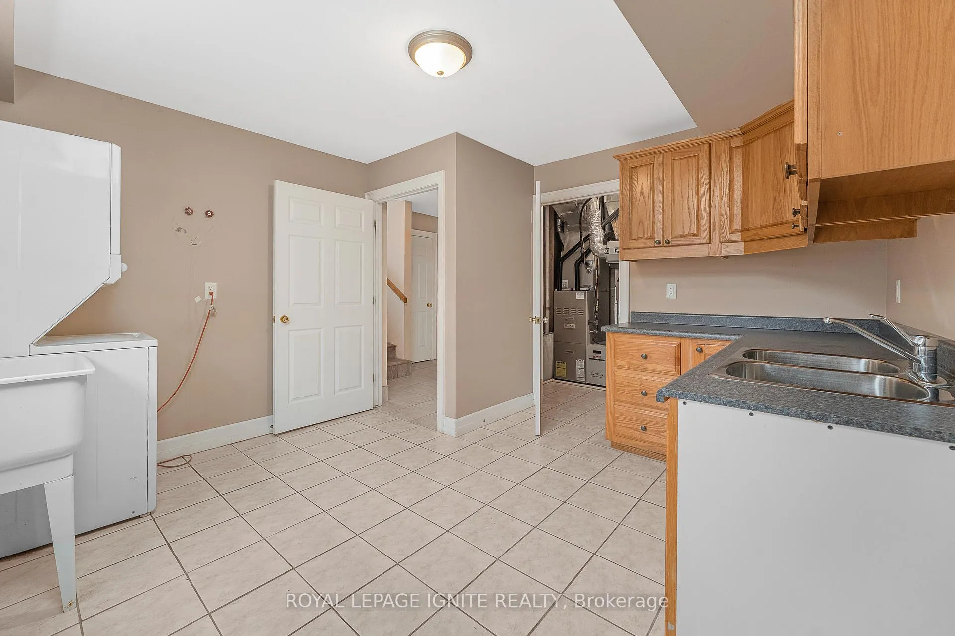 Photo 45 of 9617 Manitou Crescent, Windsor — HOMEH
