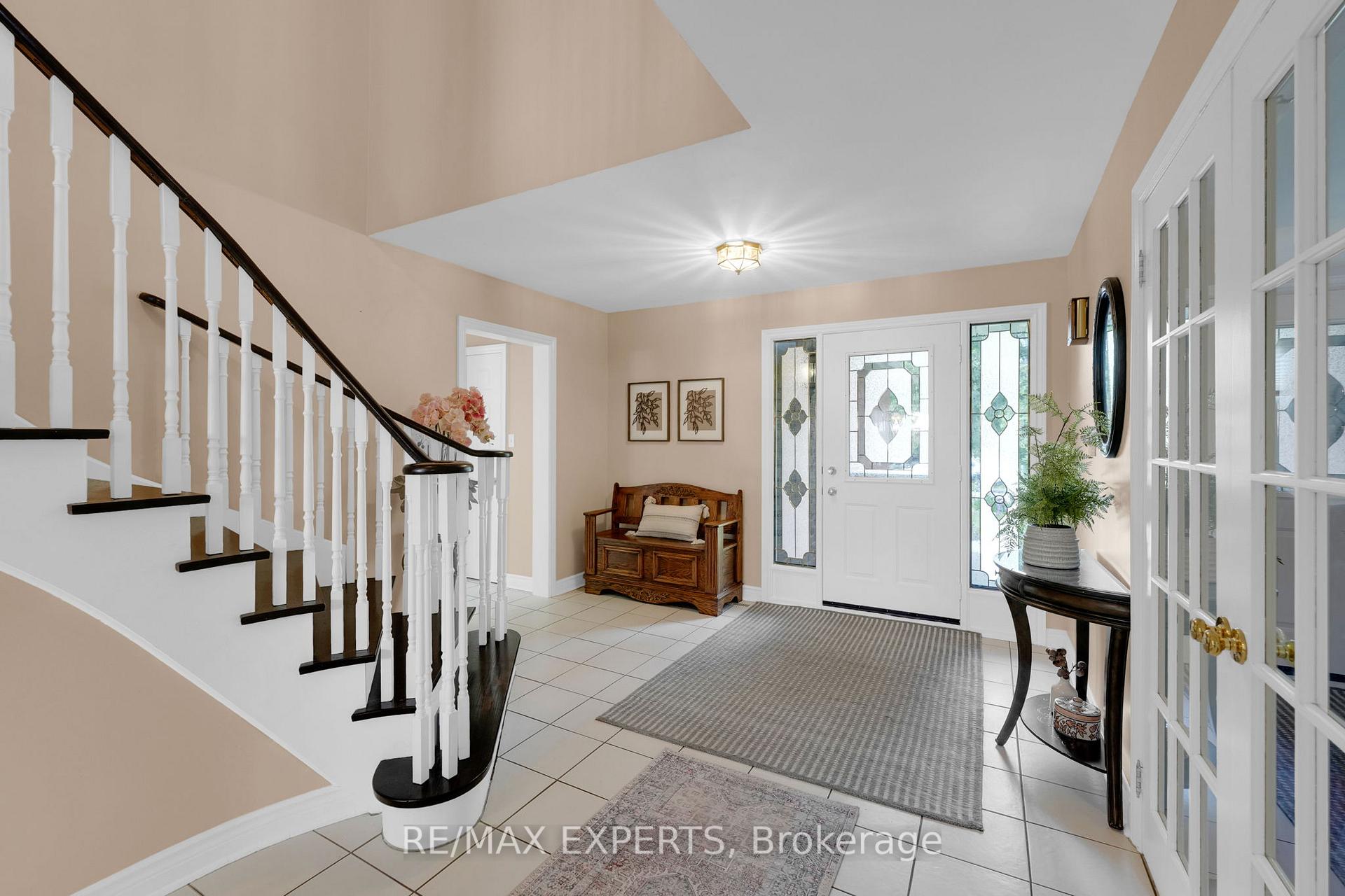 Photo 4 of 60 Taylorwood Avenue, Caledon, Bolton North — HOMEH