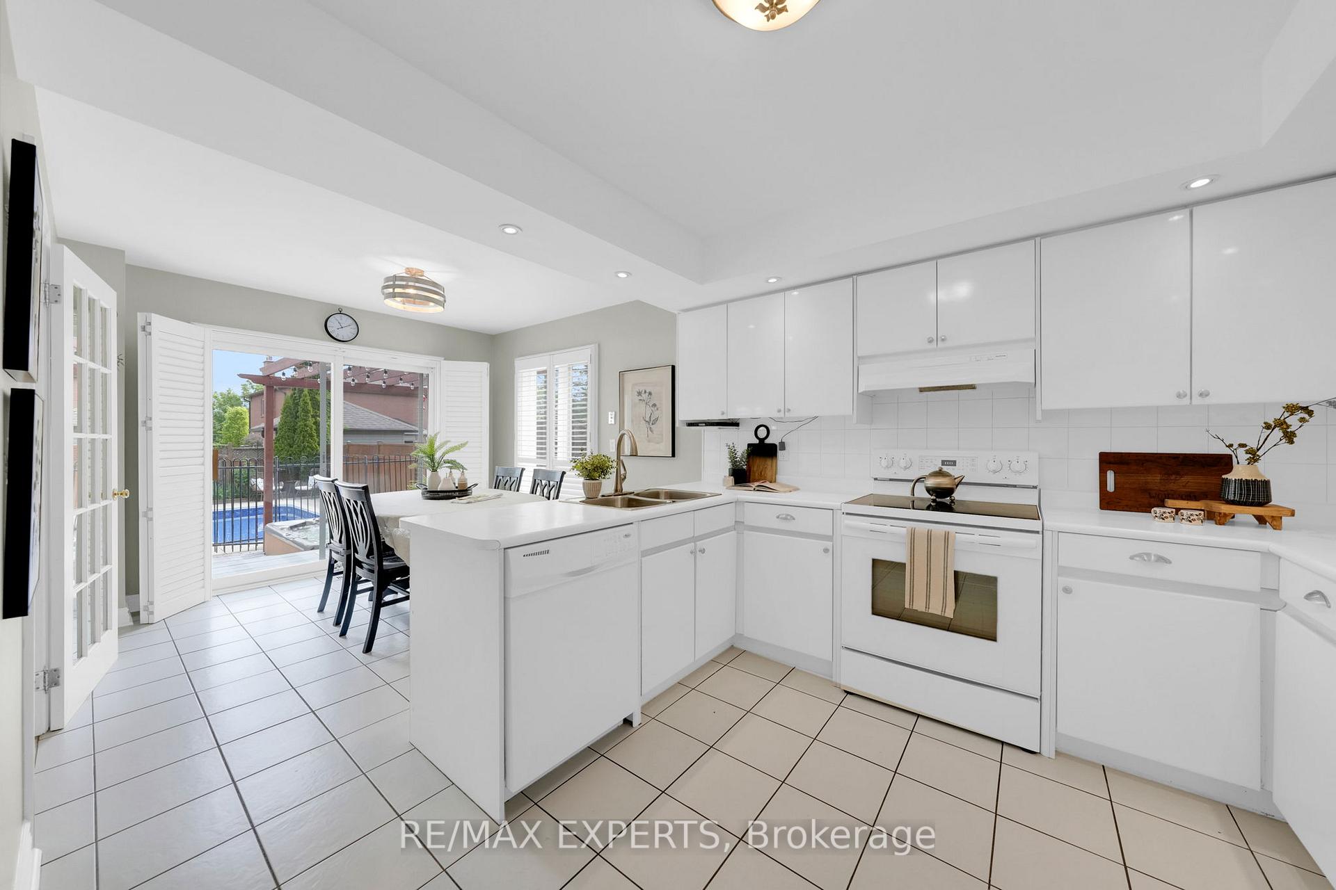 Photo 13 of 60 Taylorwood Avenue, Caledon, Bolton North — HOMEH