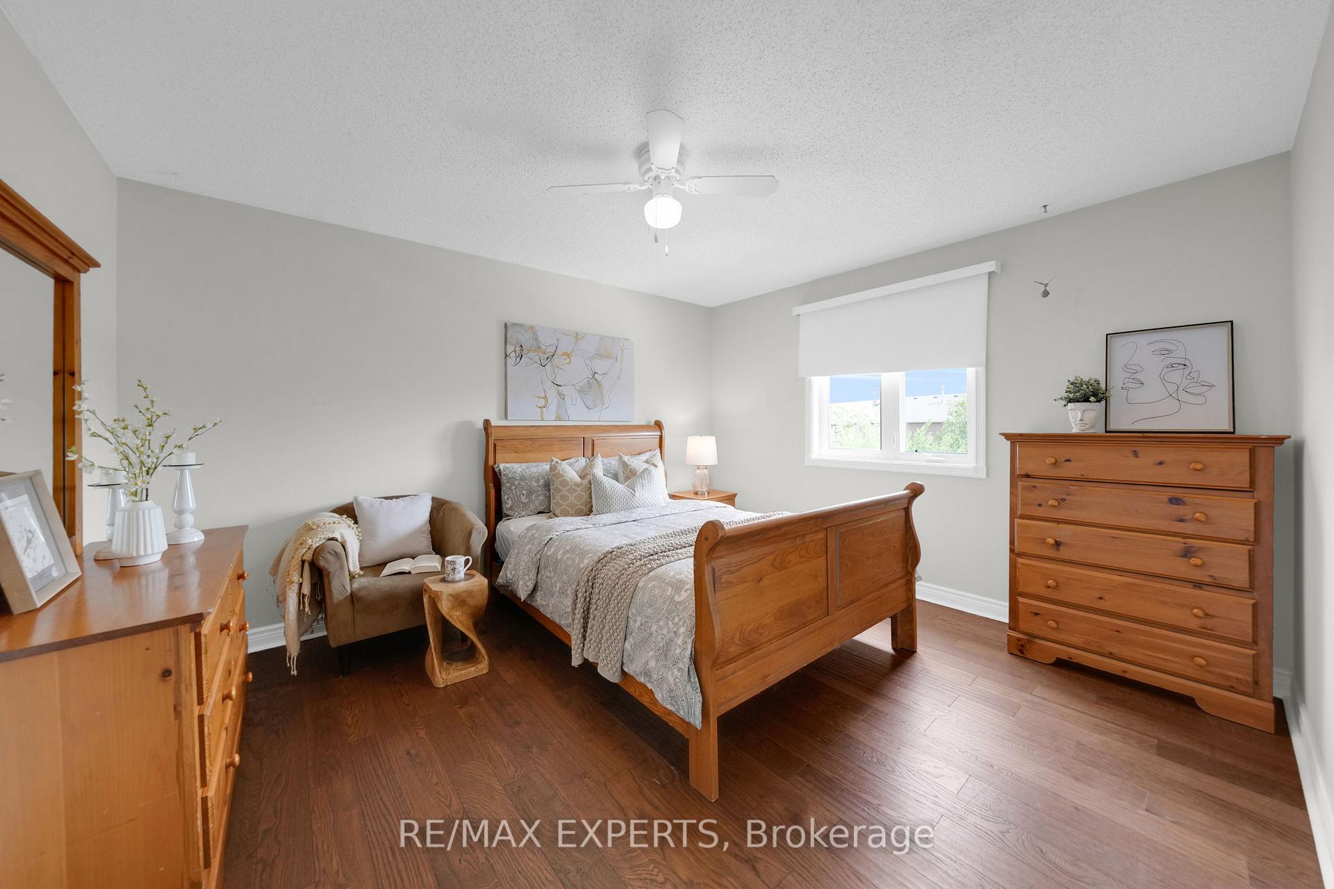 Photo 22 of 60 Taylorwood Avenue, Caledon, Bolton North — HOMEH