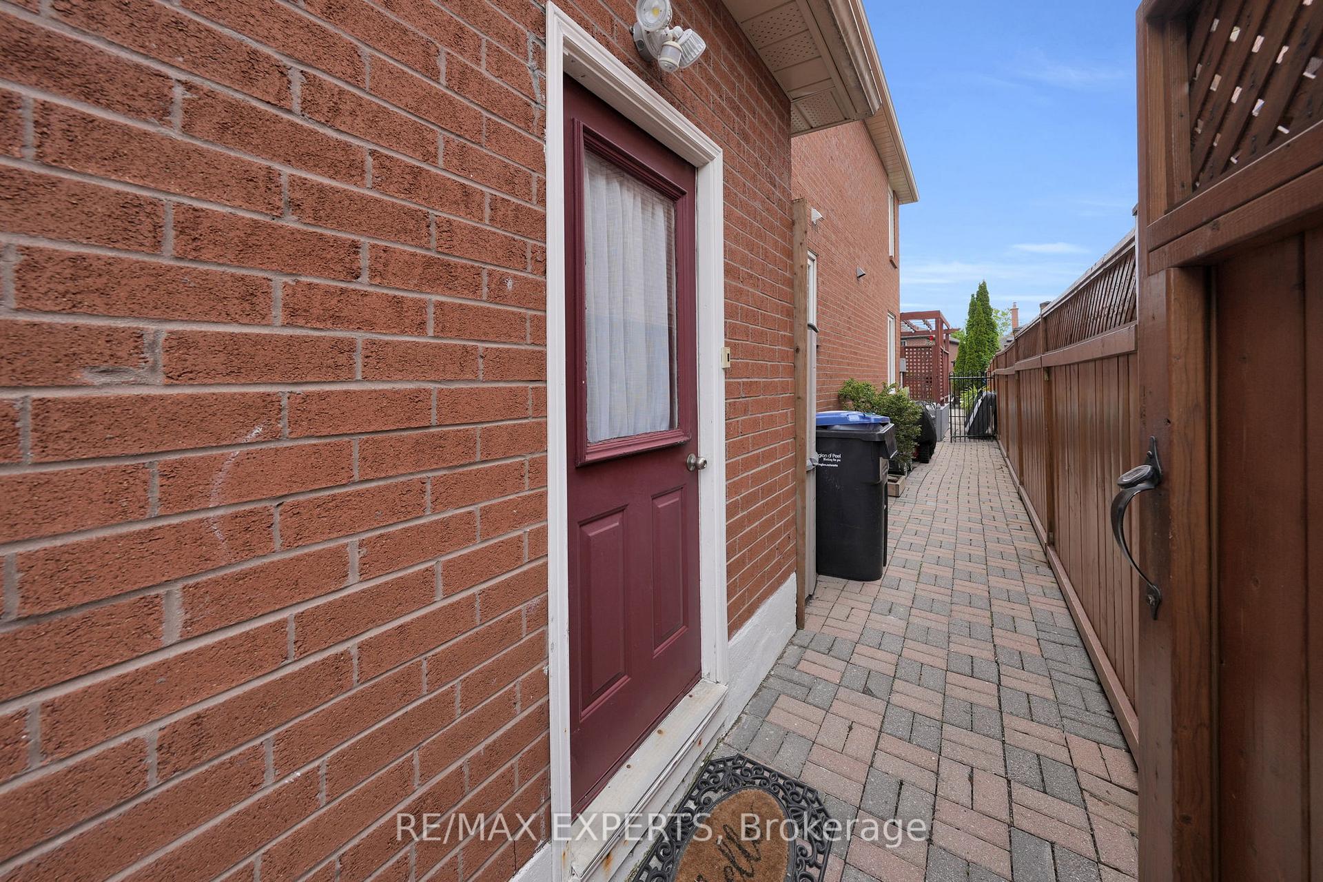 Photo 38 of 60 Taylorwood Avenue, Caledon, Bolton North — HOMEH