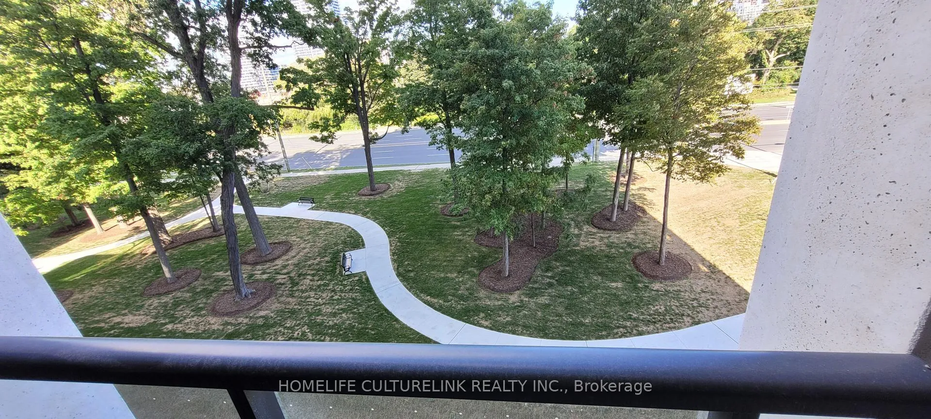 Photo 3 of Unit 520, 8 Cedarland Drive, Markham, Unionville — HOMEH