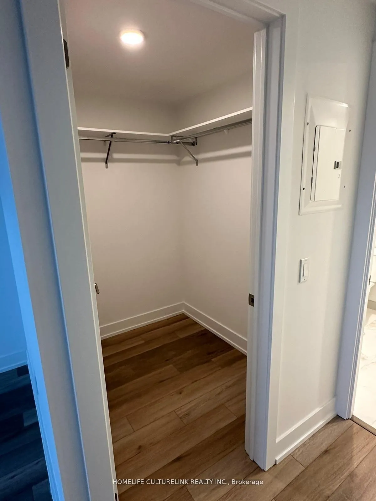 Photo 11 of Unit 520, 8 Cedarland Drive, Markham, Unionville — HOMEH