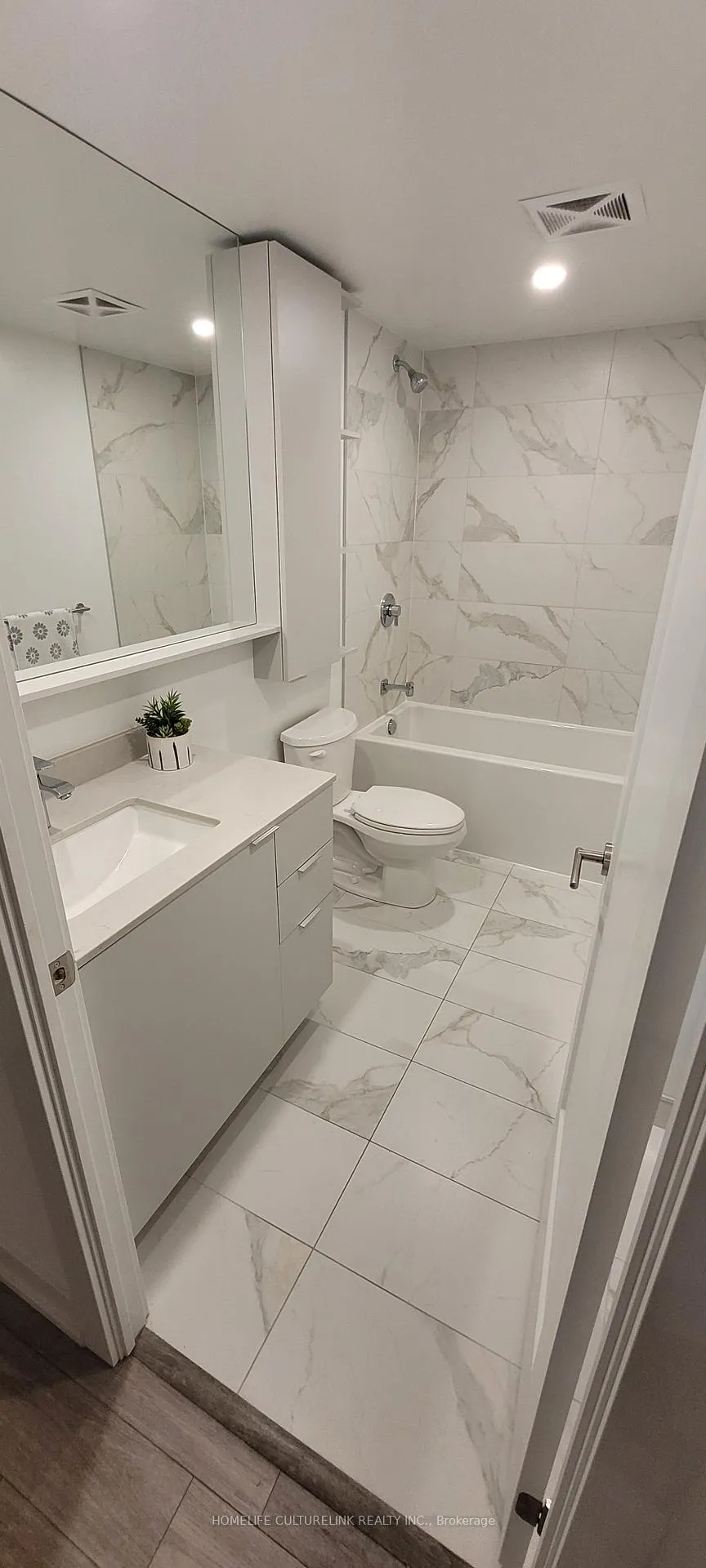 Photo 19 of Unit 520, 8 Cedarland Drive, Markham, Unionville — HOMEH
