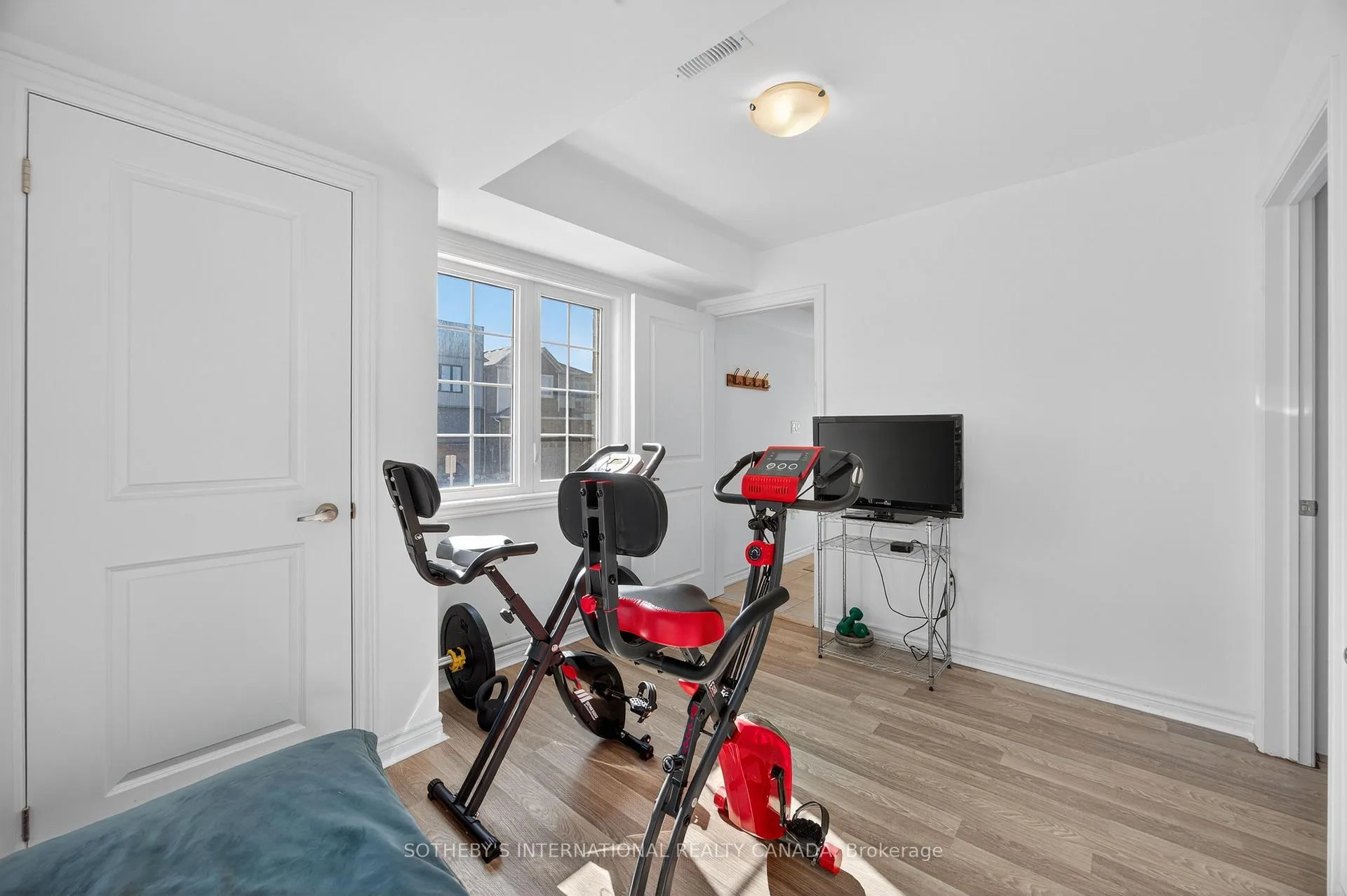 Photo 6 of 65 Harvest Crescent, Barrie, Rural Barrie Southeast — HOMEH