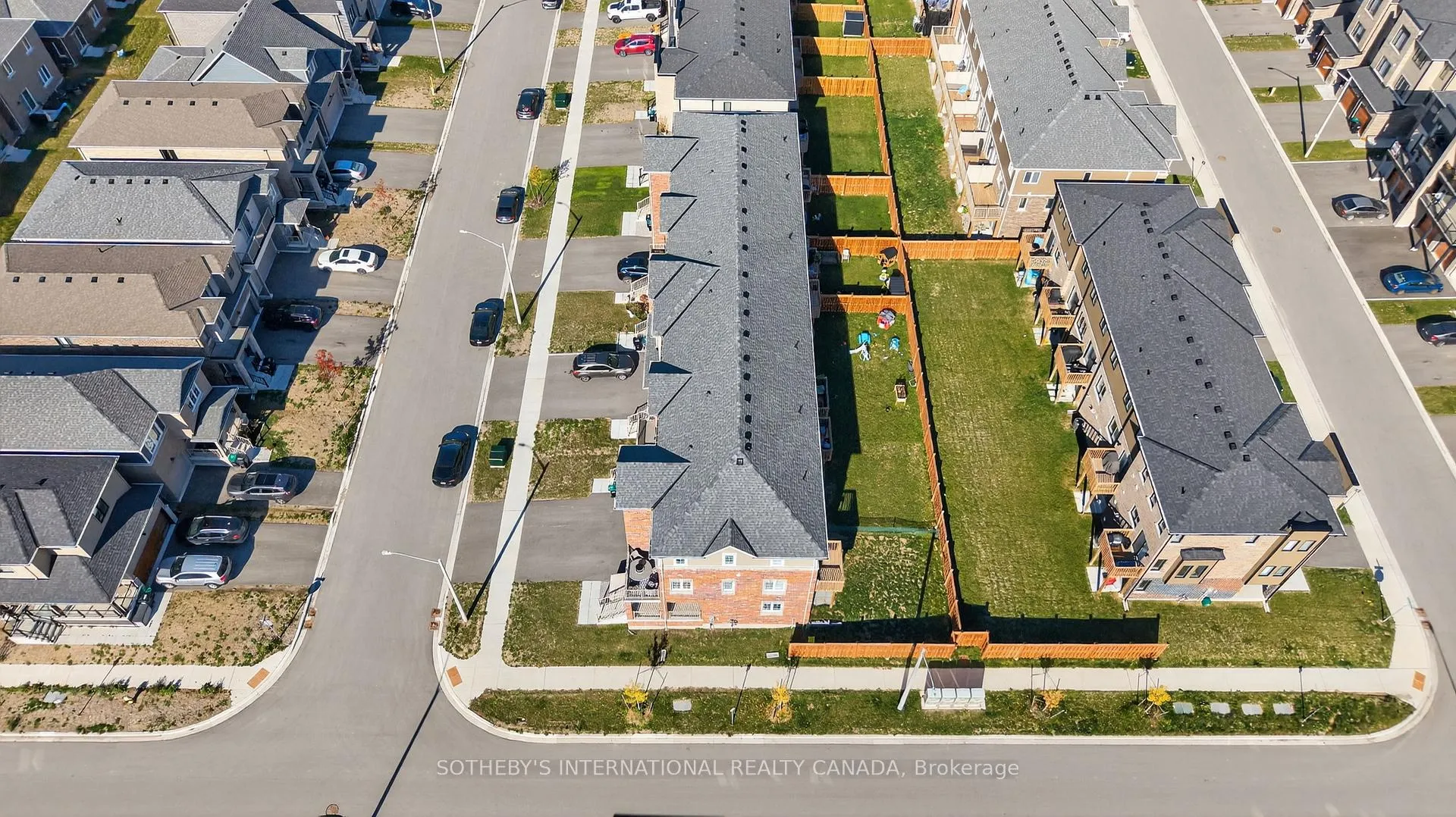 Photo 37 of 65 Harvest Crescent, Barrie, Rural Barrie Southeast — HOMEH