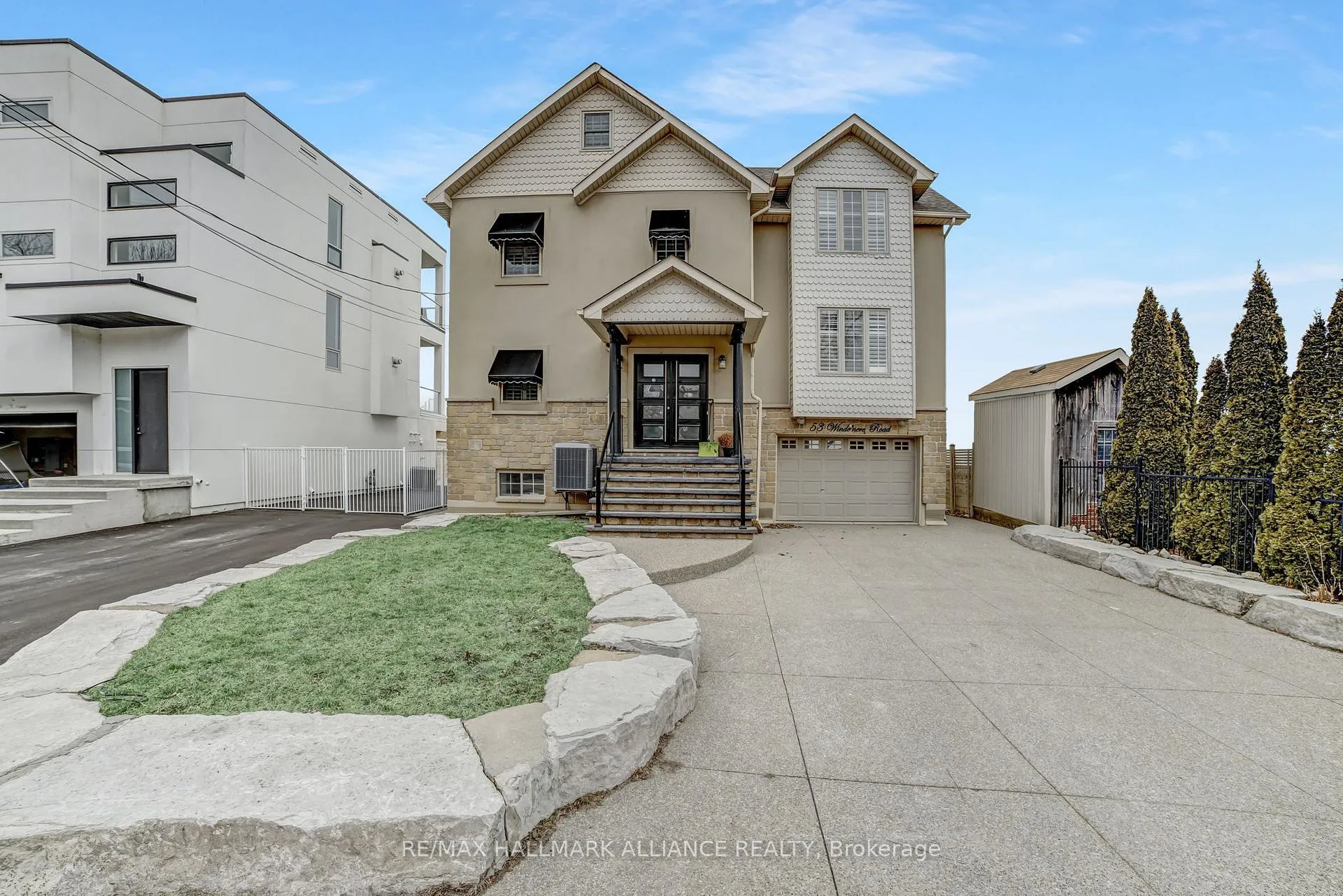 Photo 2 of 53 Windemere Road, Hamilton, Stoney Creek — HOMEH