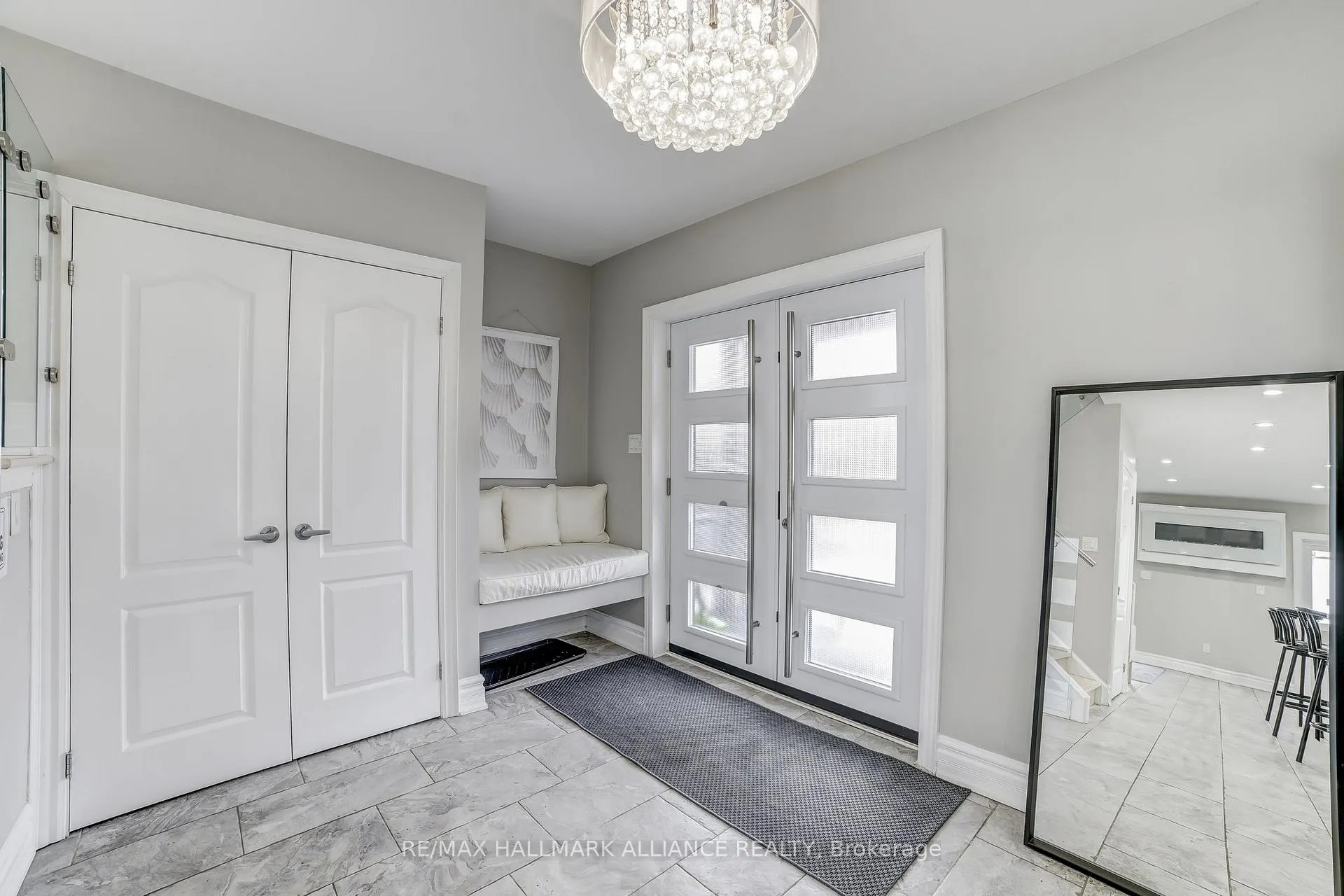 Photo 3 of 53 Windemere Road, Hamilton, Stoney Creek — HOMEH