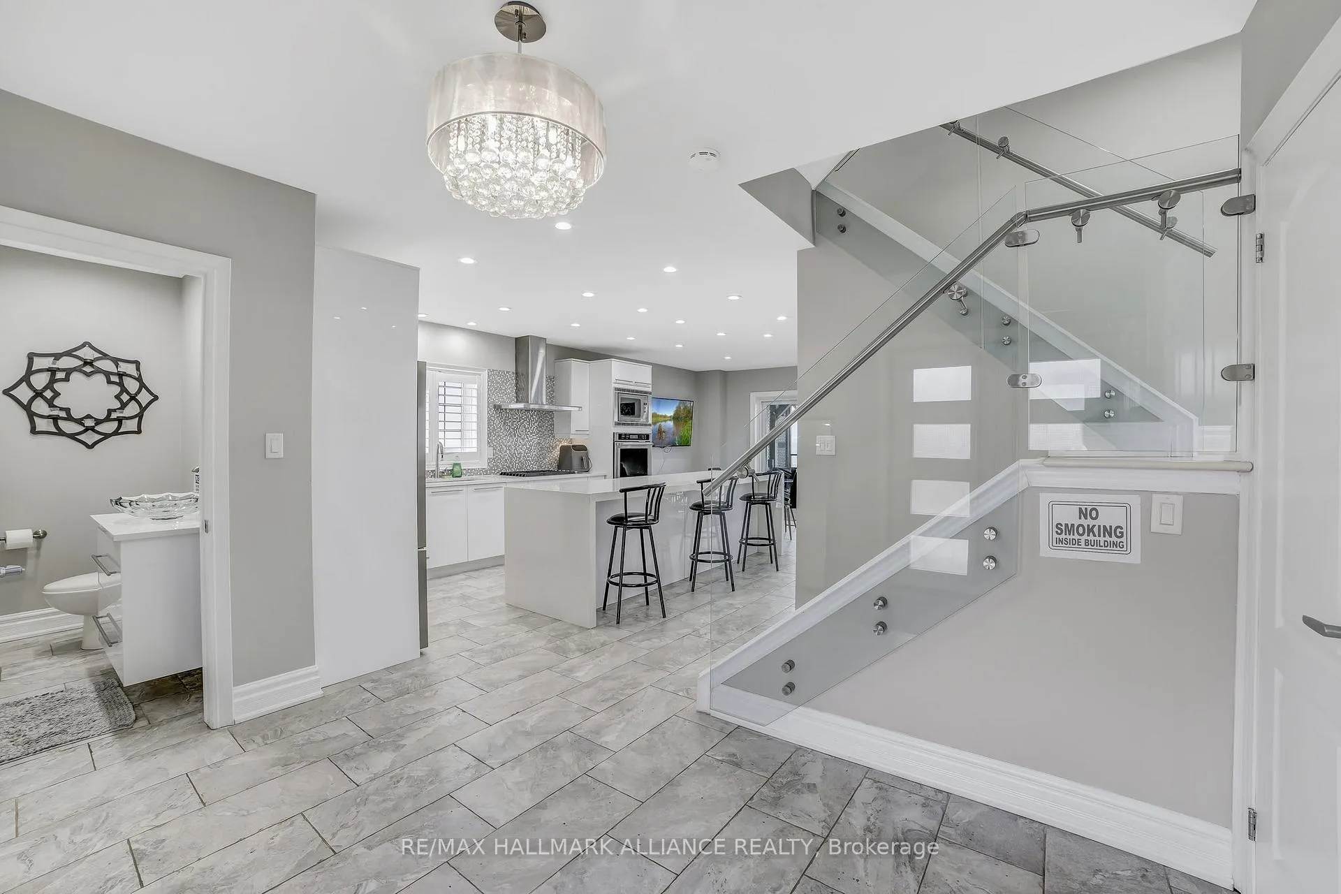 Photo 4 of 53 Windemere Road, Hamilton, Stoney Creek — HOMEH