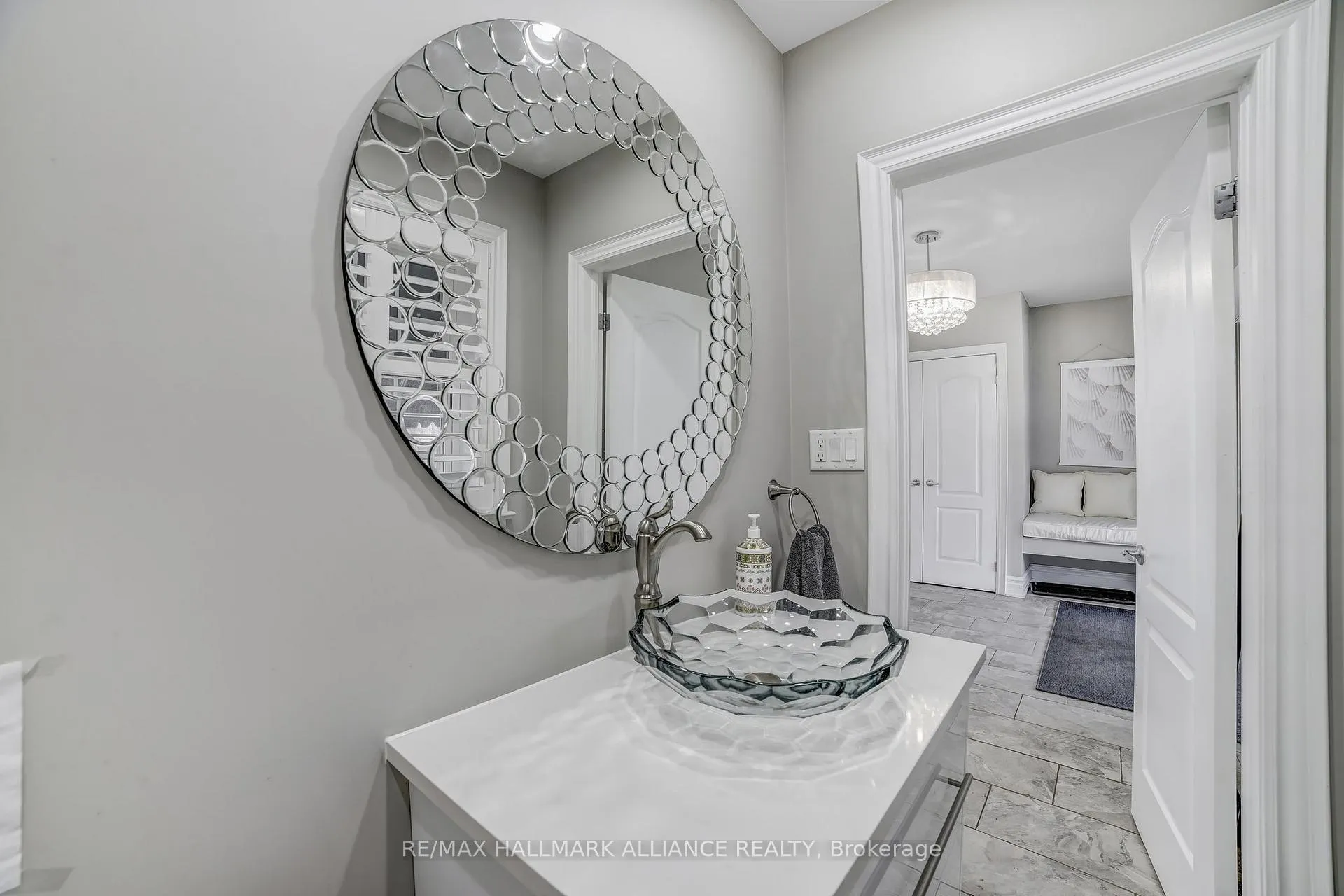 Photo 5 of 53 Windemere Road, Hamilton, Stoney Creek — HOMEH