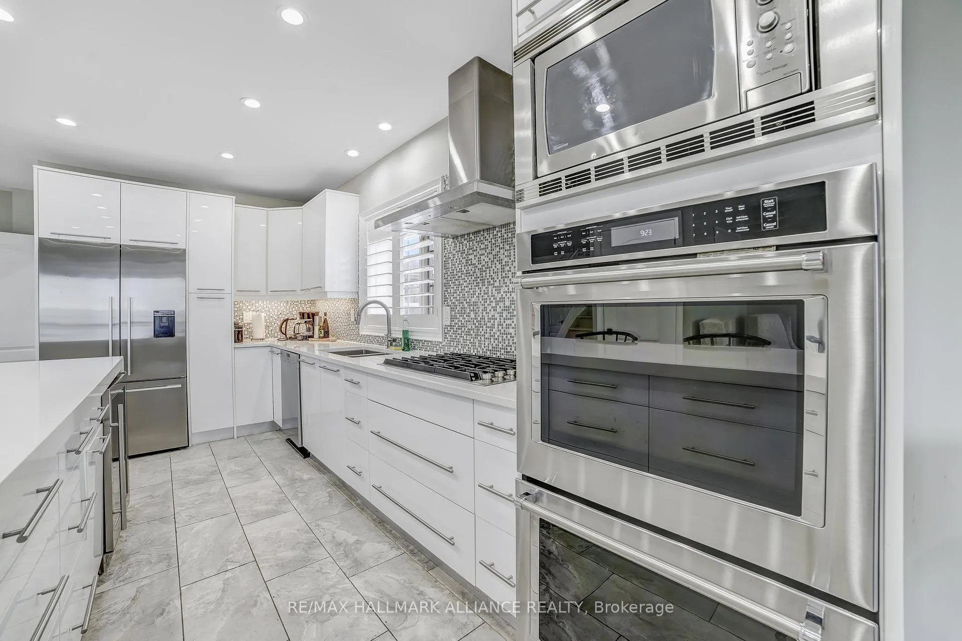 Photo 8 of 53 Windemere Road, Hamilton, Stoney Creek — HOMEH