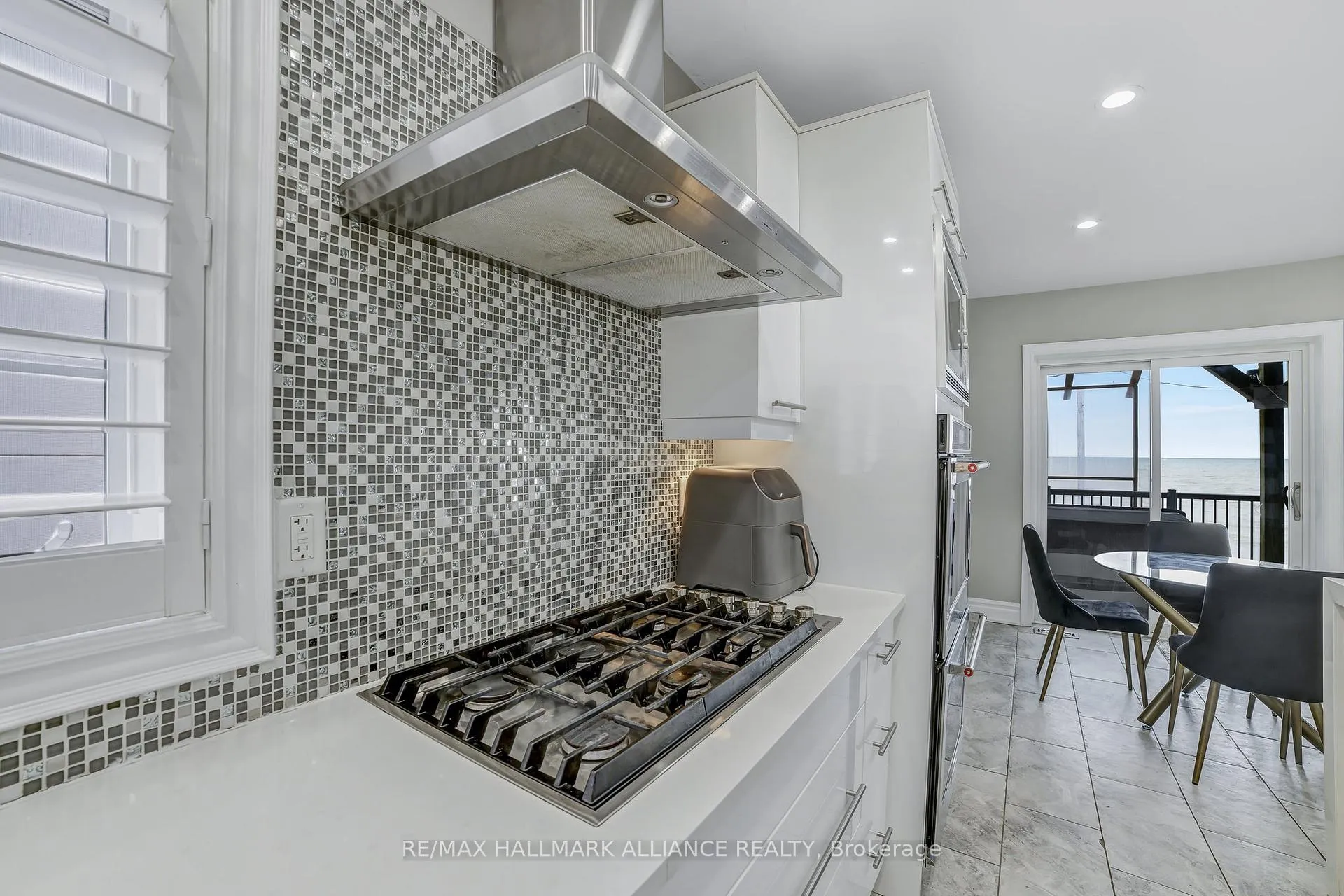 Photo 9 of 53 Windemere Road, Hamilton, Stoney Creek — HOMEH