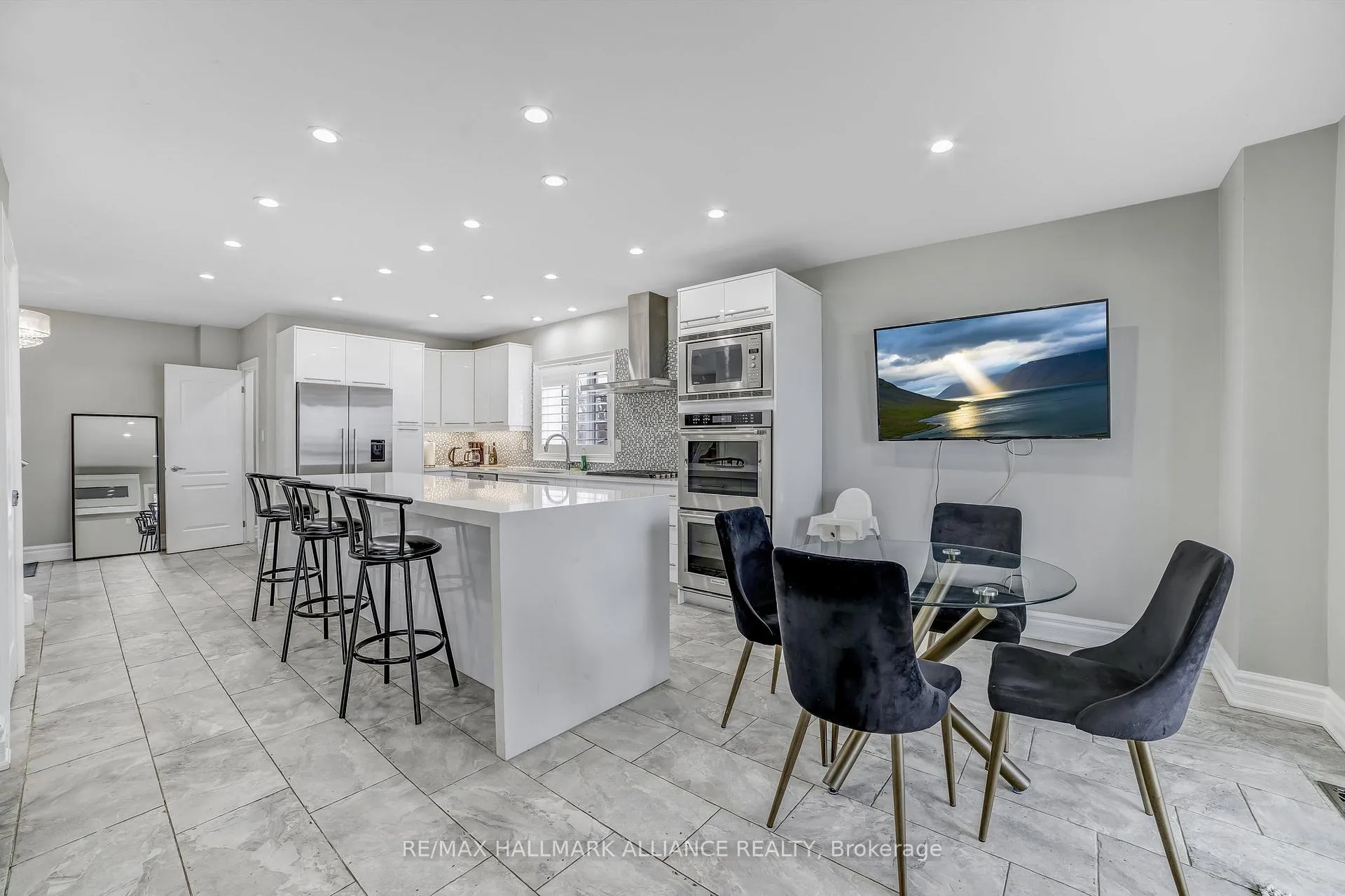 Photo 11 of 53 Windemere Road, Hamilton, Stoney Creek — HOMEH