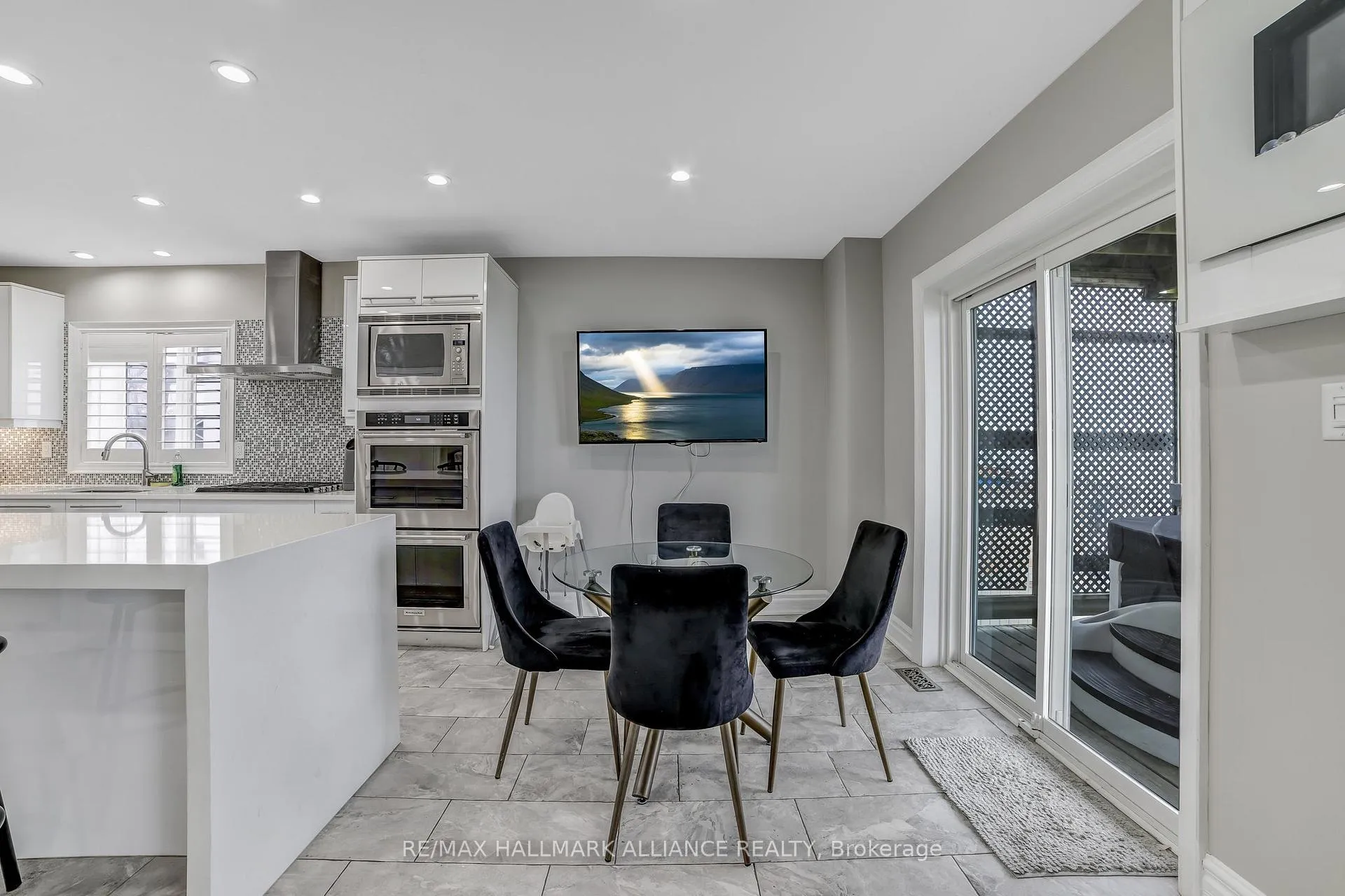 Photo 12 of 53 Windemere Road, Hamilton, Stoney Creek — HOMEH