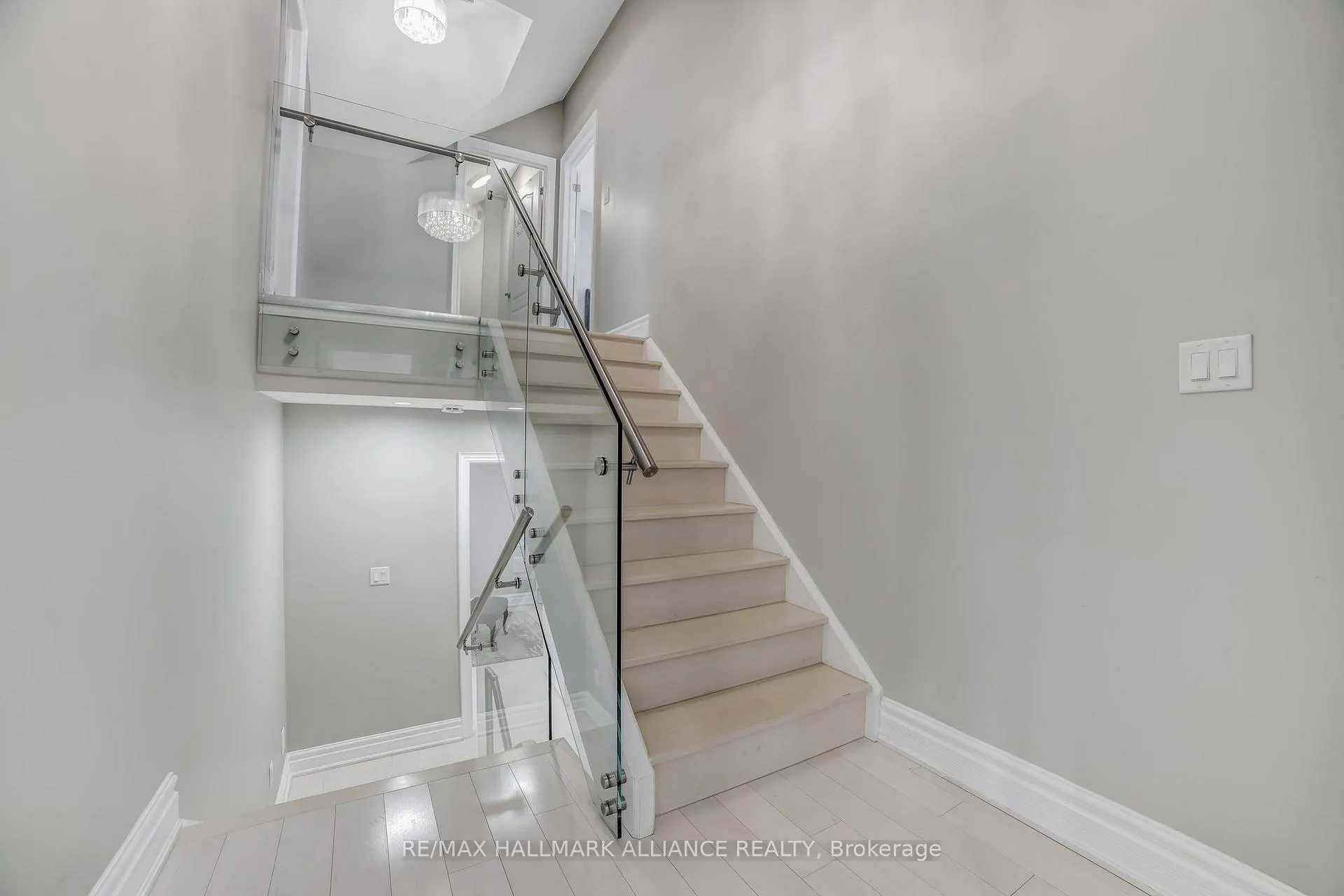 Photo 16 of 53 Windemere Road, Hamilton, Stoney Creek — HOMEH