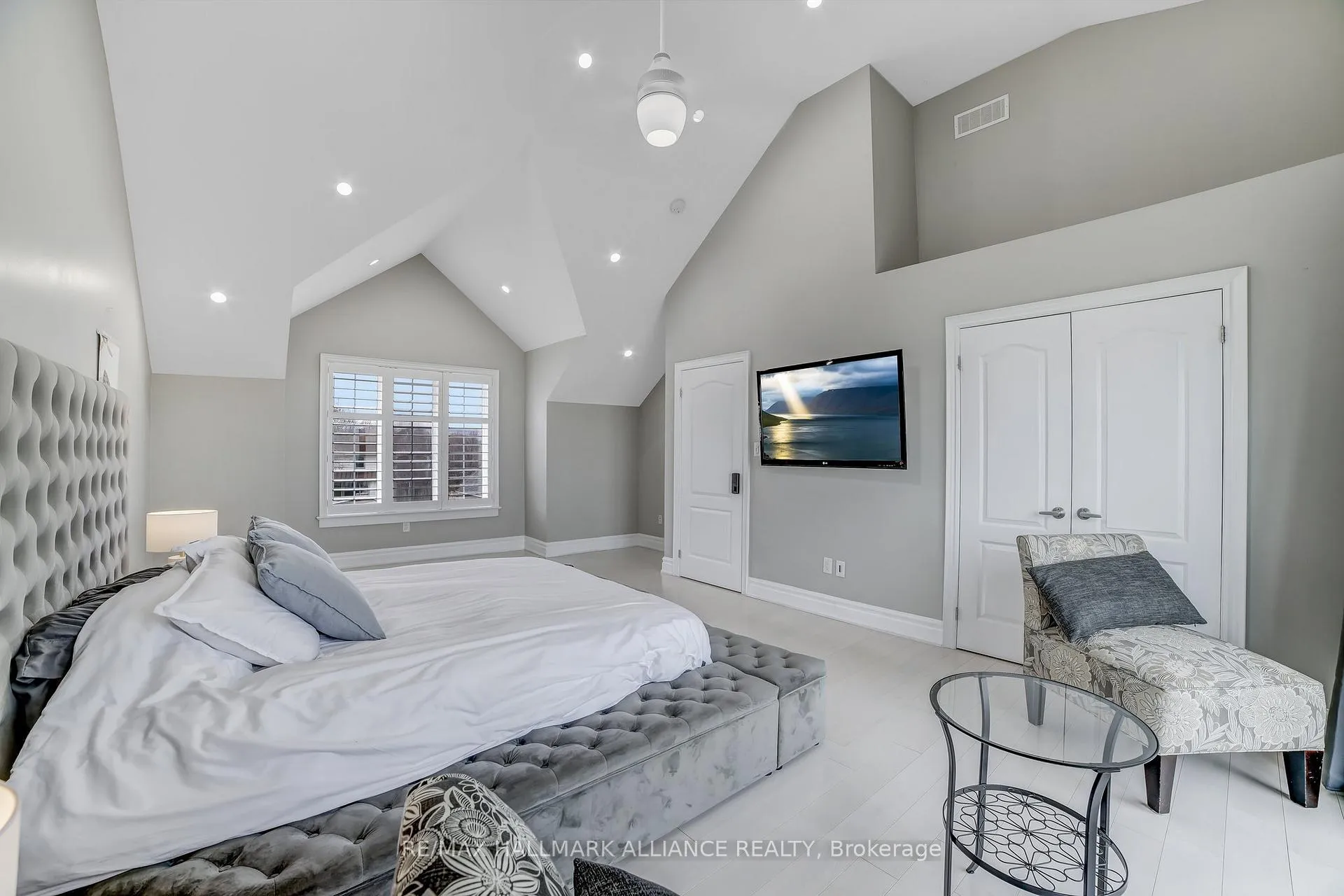 Photo 25 of 53 Windemere Road, Hamilton, Stoney Creek — HOMEH