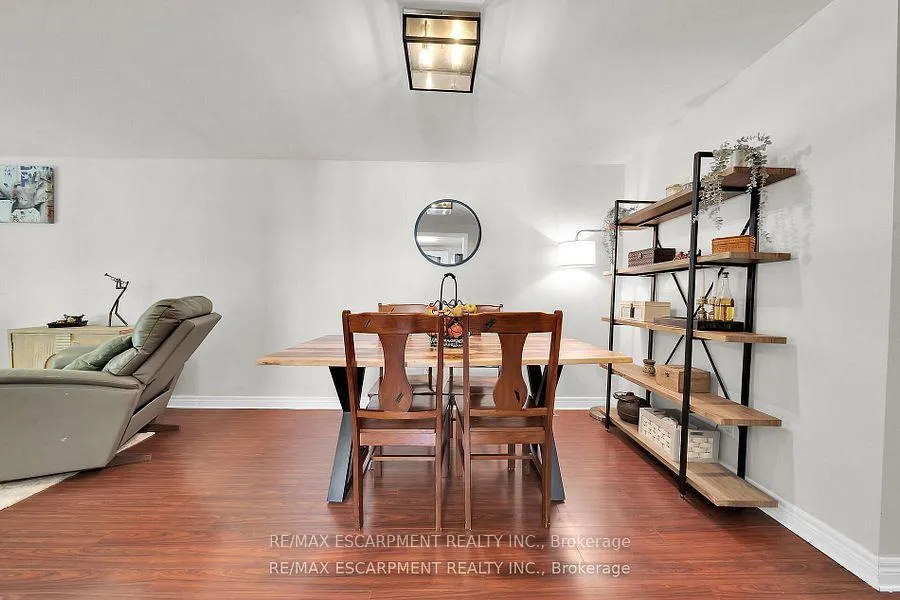 Photo 6 of 43 Elma Street, St. Catharines, Lakeport — HOMEH