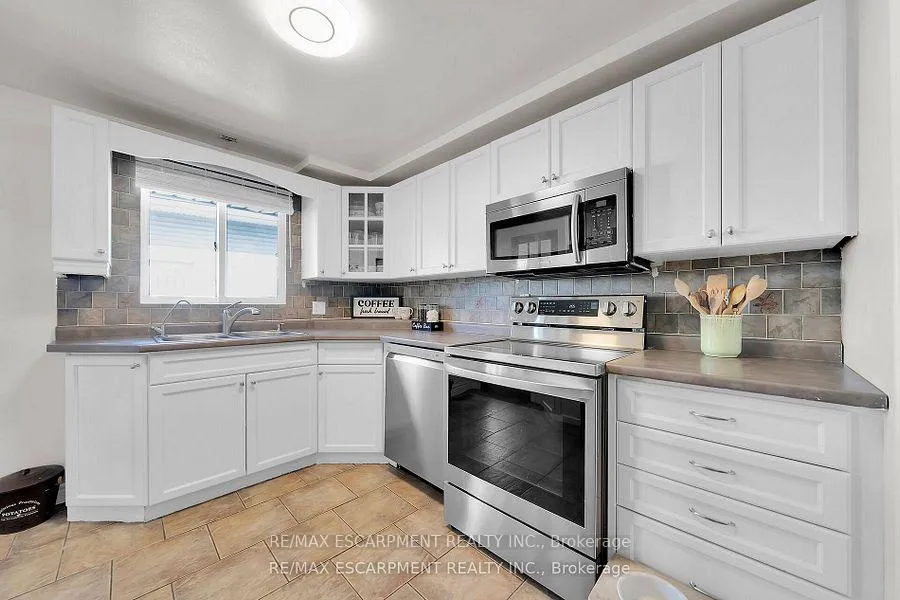 Photo 7 of 43 Elma Street, St. Catharines, Lakeport — HOMEH