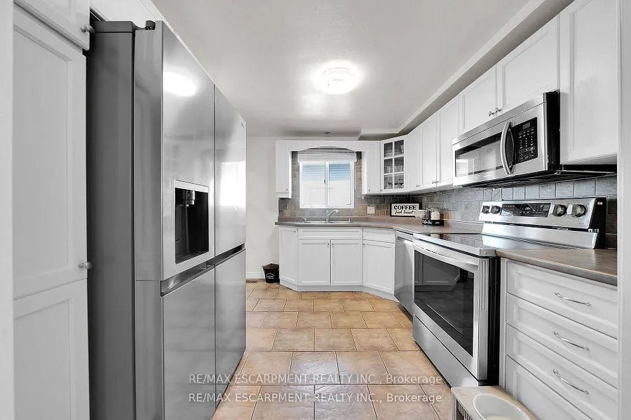 Photo 8 of 43 Elma Street, St. Catharines, Lakeport — HOMEH