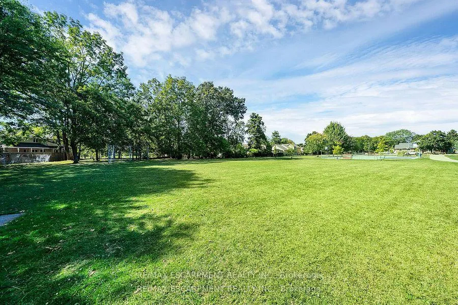 Photo 24 of 43 Elma Street, St. Catharines, Lakeport — HOMEH