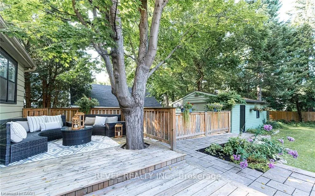 Photo 4 of 31 Academy Street, Hamilton, Ancaster — HOMEH