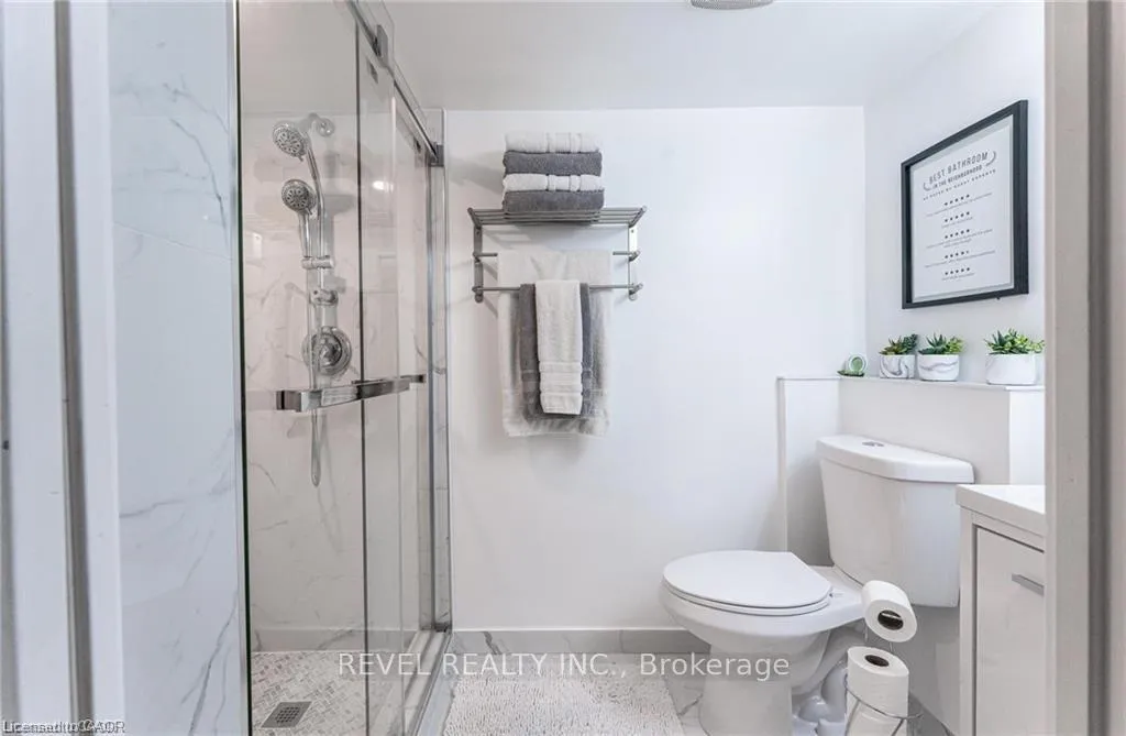 Photo 15 of 31 Academy Street, Hamilton, Ancaster — HOMEH