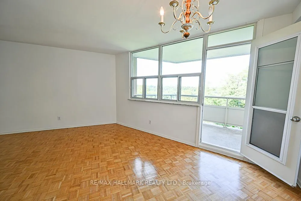 Photo 7 of Unit 504, 980 Broadview Avenue, Toronto, Broadview North — HOMEH